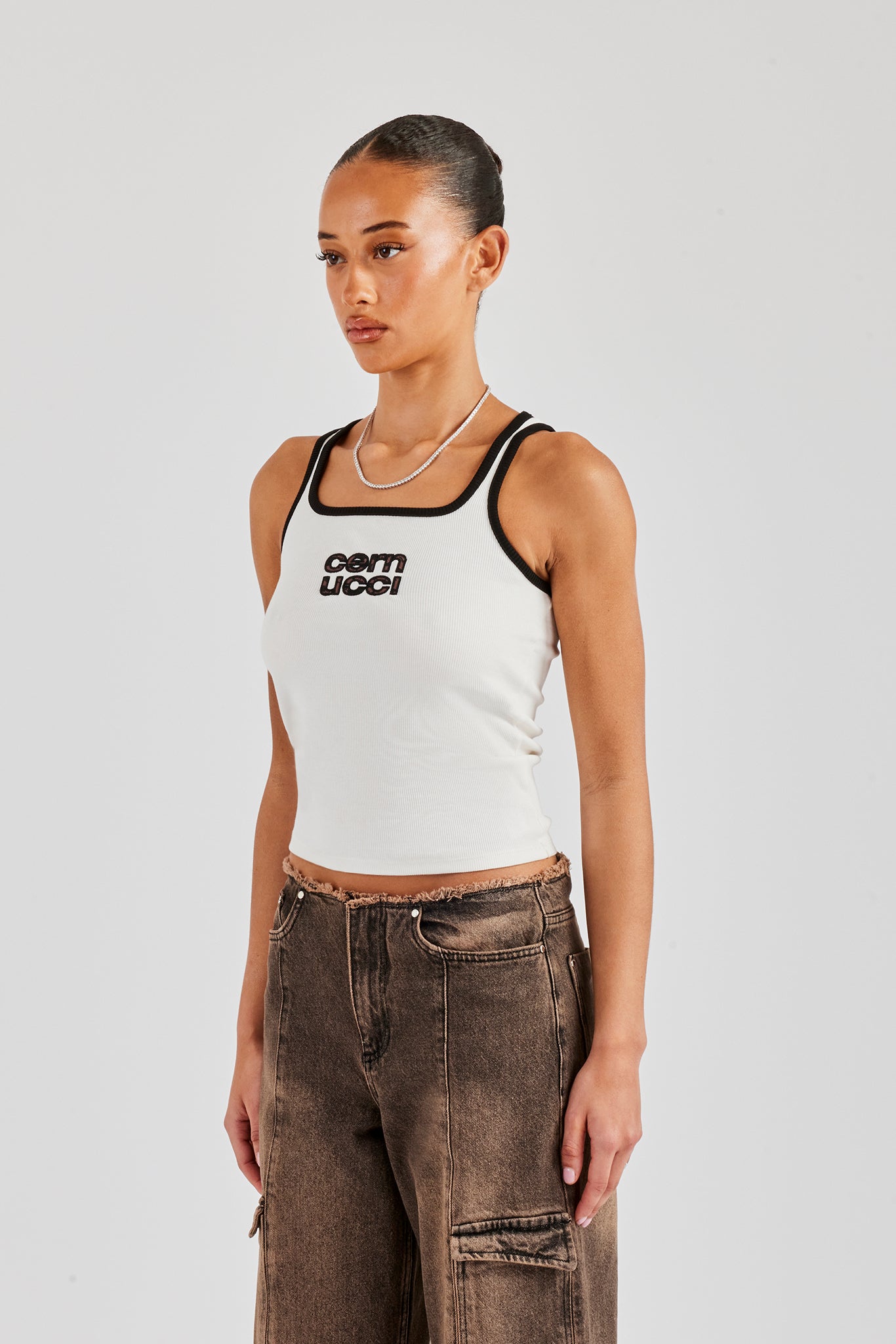 Geripptes Trägertop mit Leoparden-Applikation - Weiß