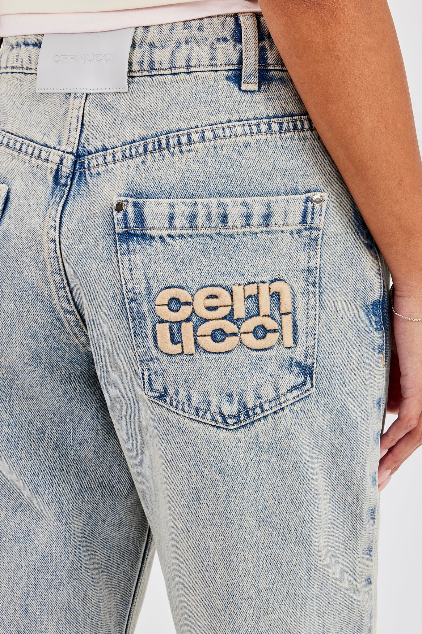 Relaxed Seam Detail Jean - Antique Wash