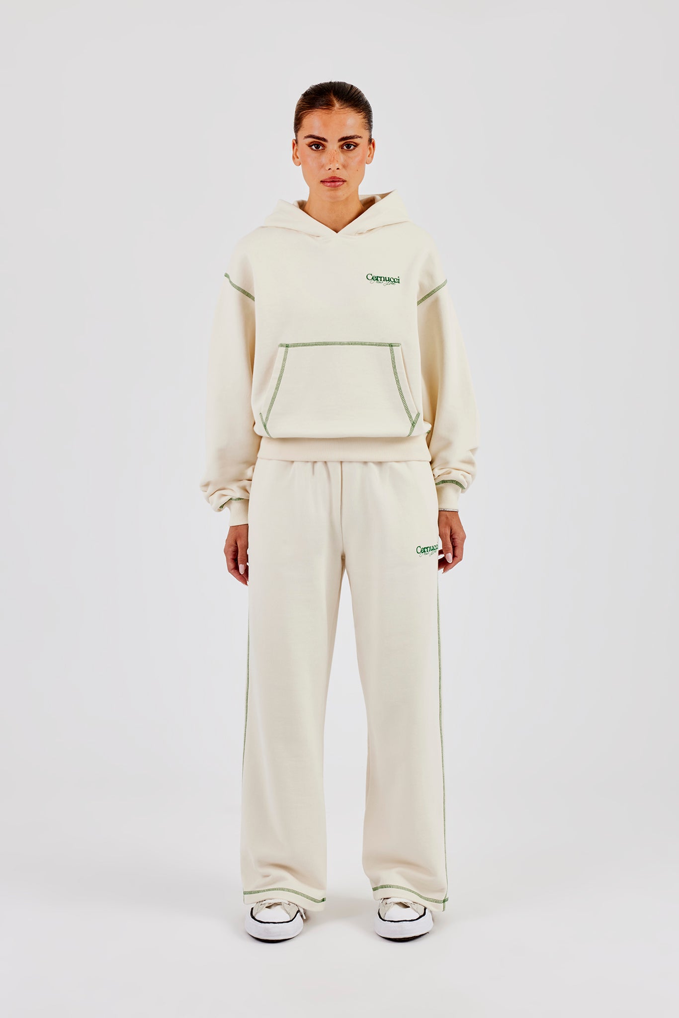 New York – Kastenförmiger Kapuzenpullover mit Kontrastnähten und Jogginghose mit weitem Bein – Off-White