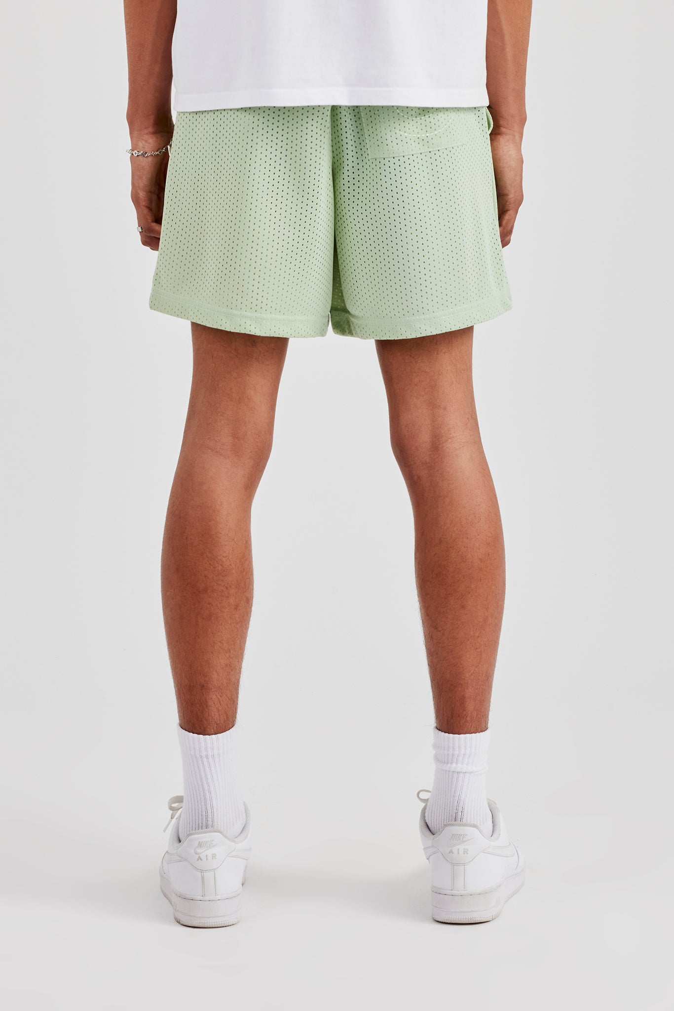 Cernucci – Bestickte Mesh-Shorts – Salbeigrün
