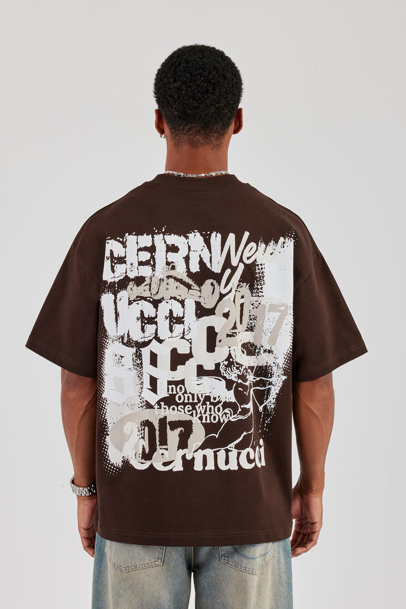 Oversize-T-Shirt mit Cherub-Rückendruck – Schokolade