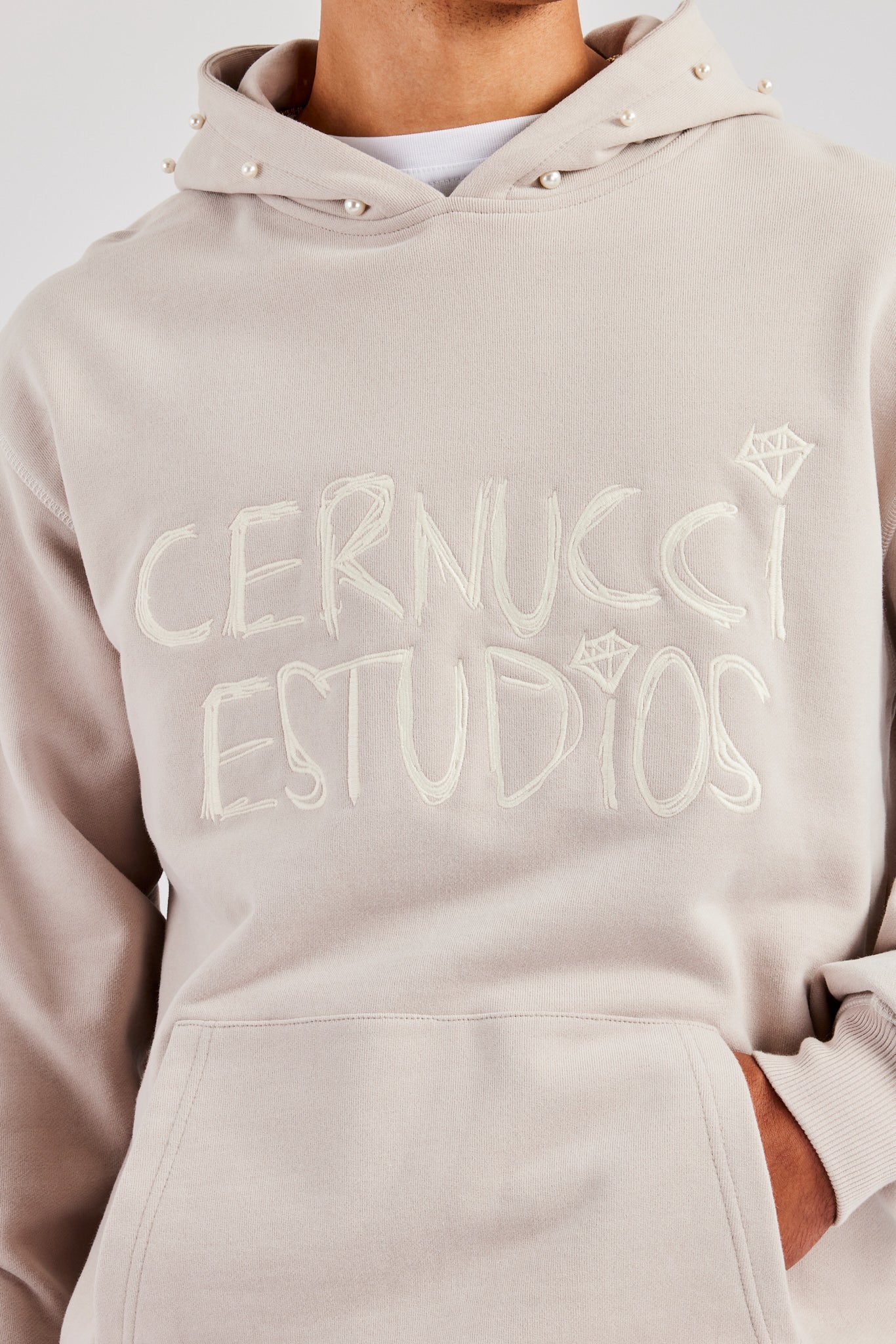 Kapuzenpullover mit verwaschenem Perlenmuster und Kontrastnähten - Stein