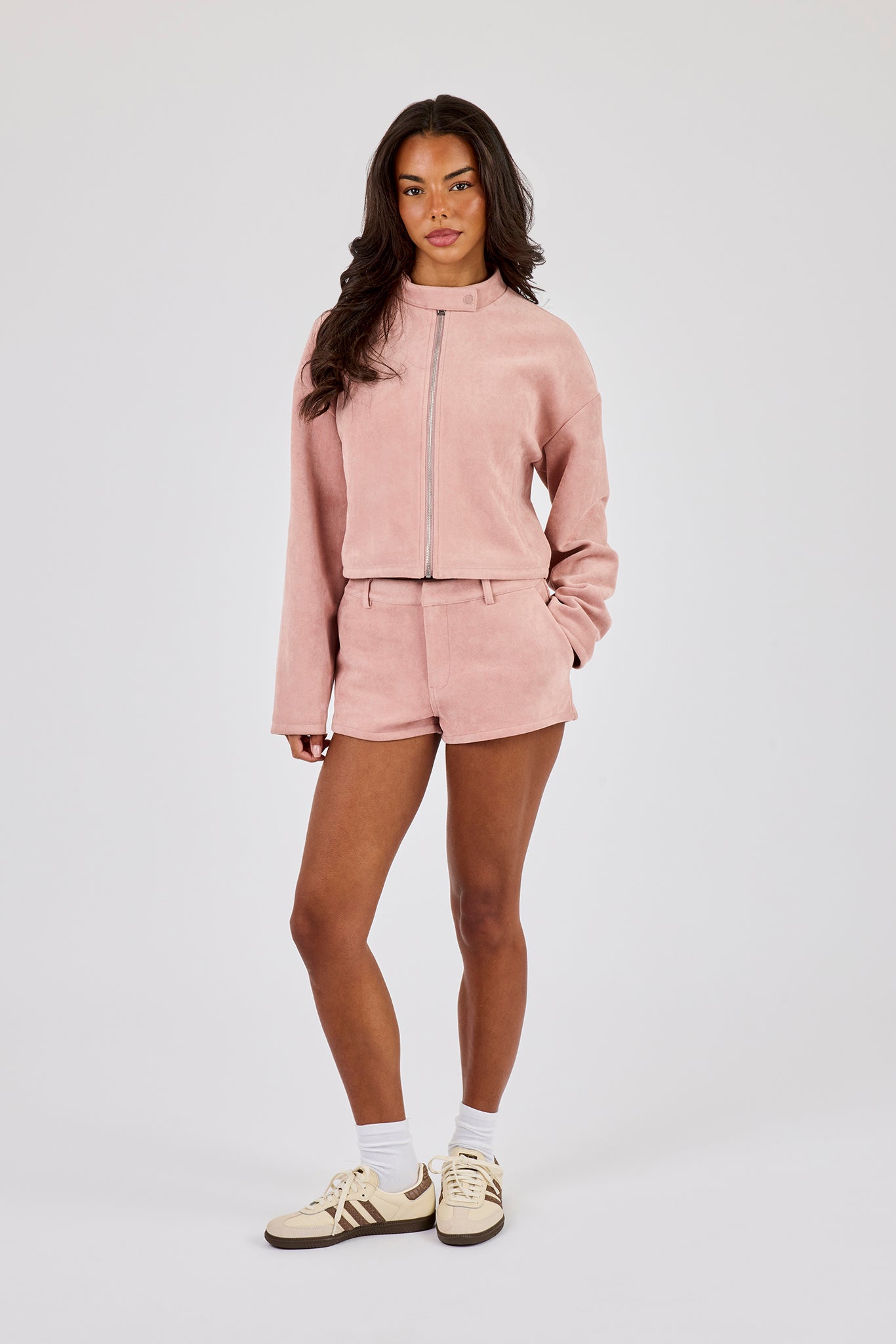 Wildleder-Mikroshorts – Altrosa