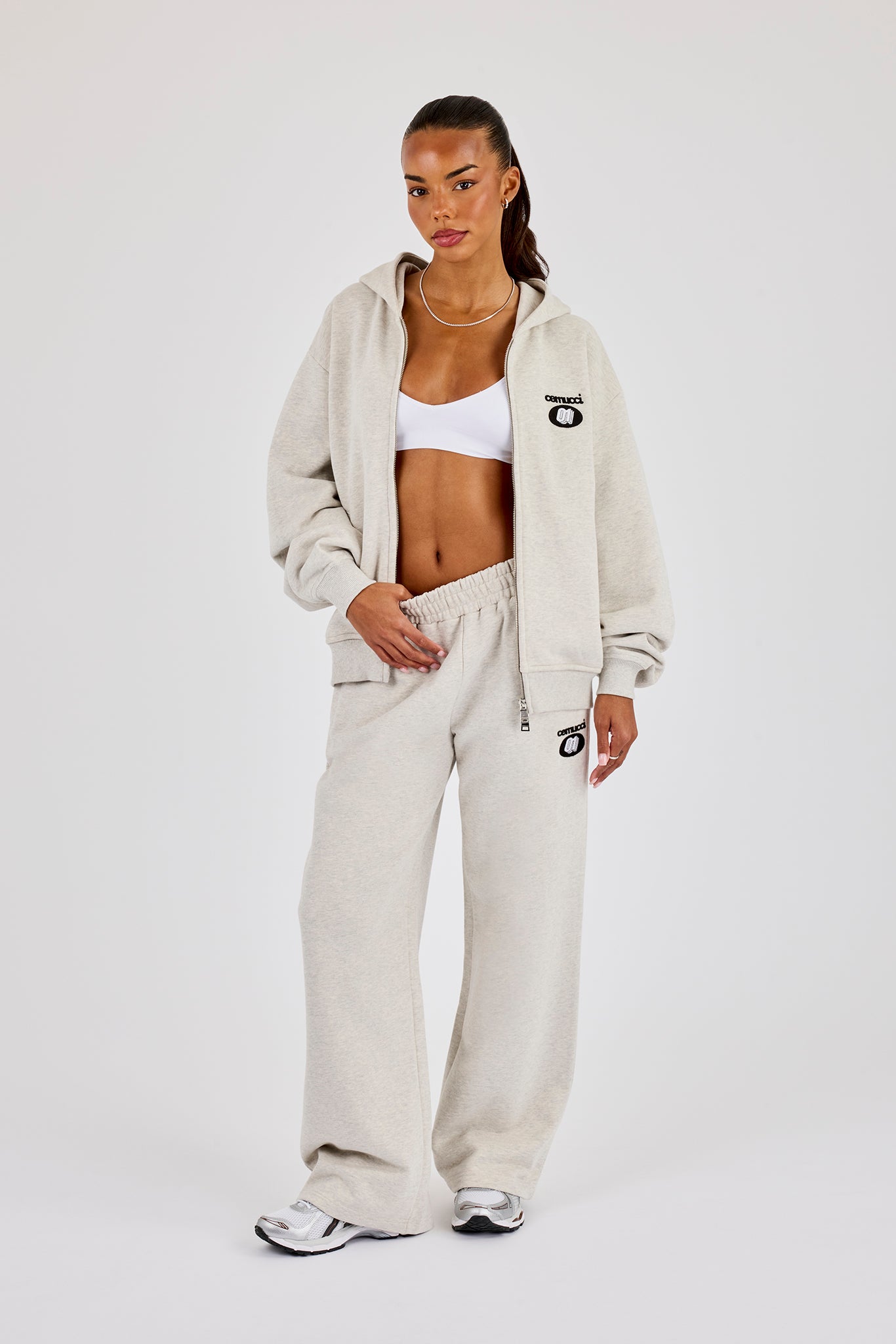 Oversized bestickter Moto-Kapuzenpullover mit Reißverschluss & Jogginghose mit weitem Bein – Aschgrau