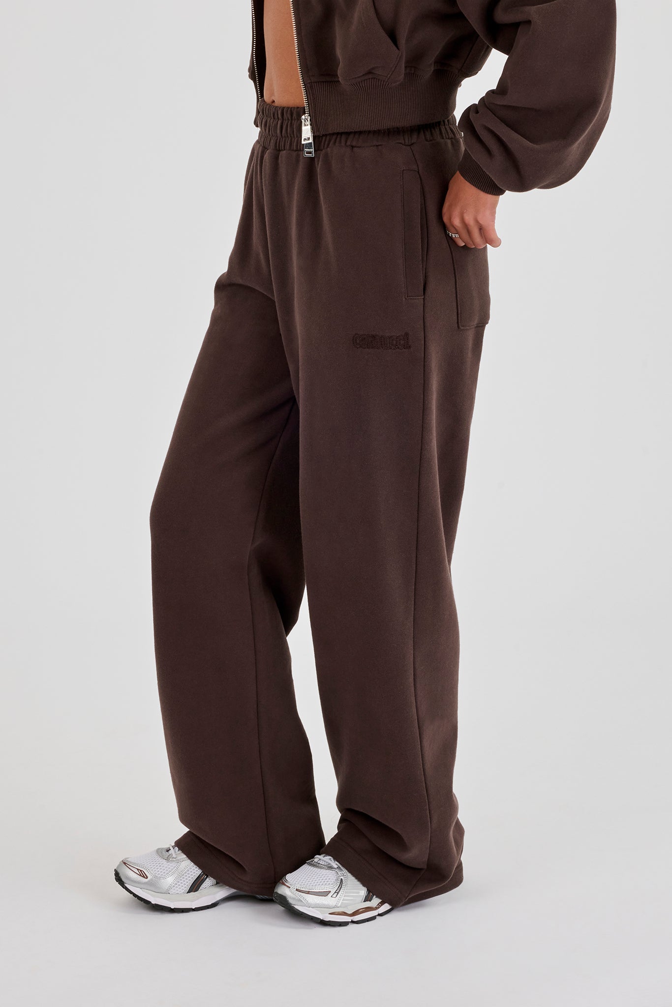Cernucci Puff Applique Wide Leg Jogger - Chocolate