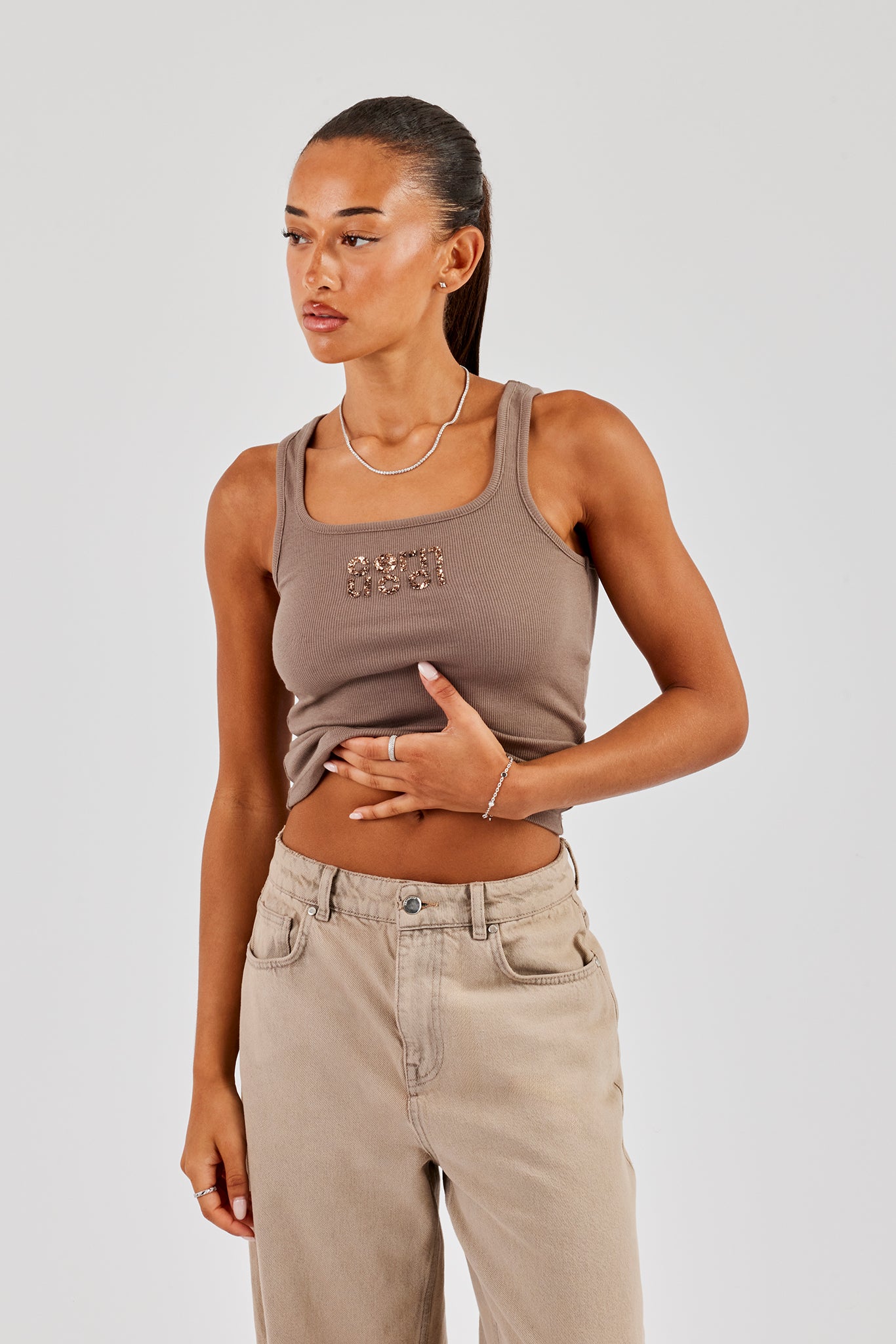 Gerippte Weste mit Glitzerapplikation - Taupe