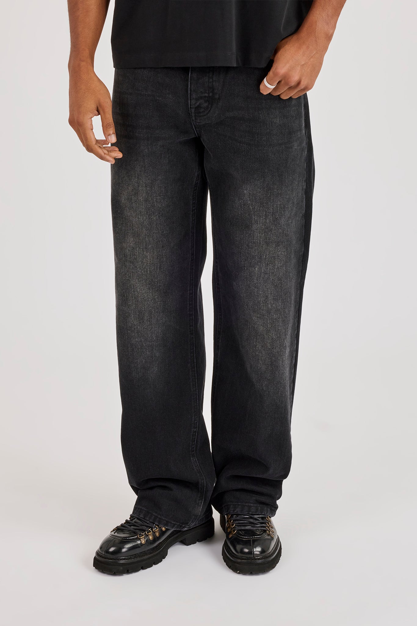 Mens Relaxed Jean - Washed Black
