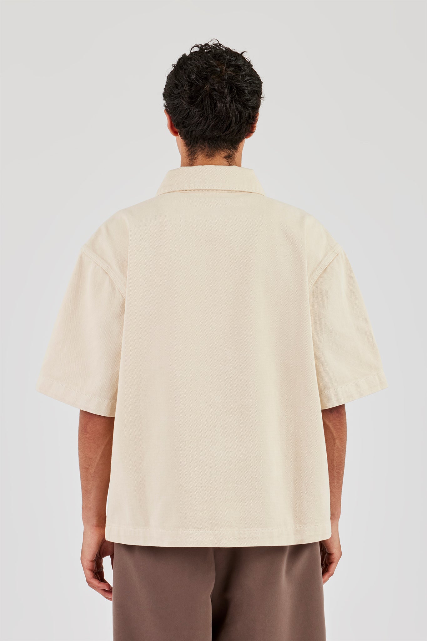 Kastenförmiges Jeanshemd in Ecru