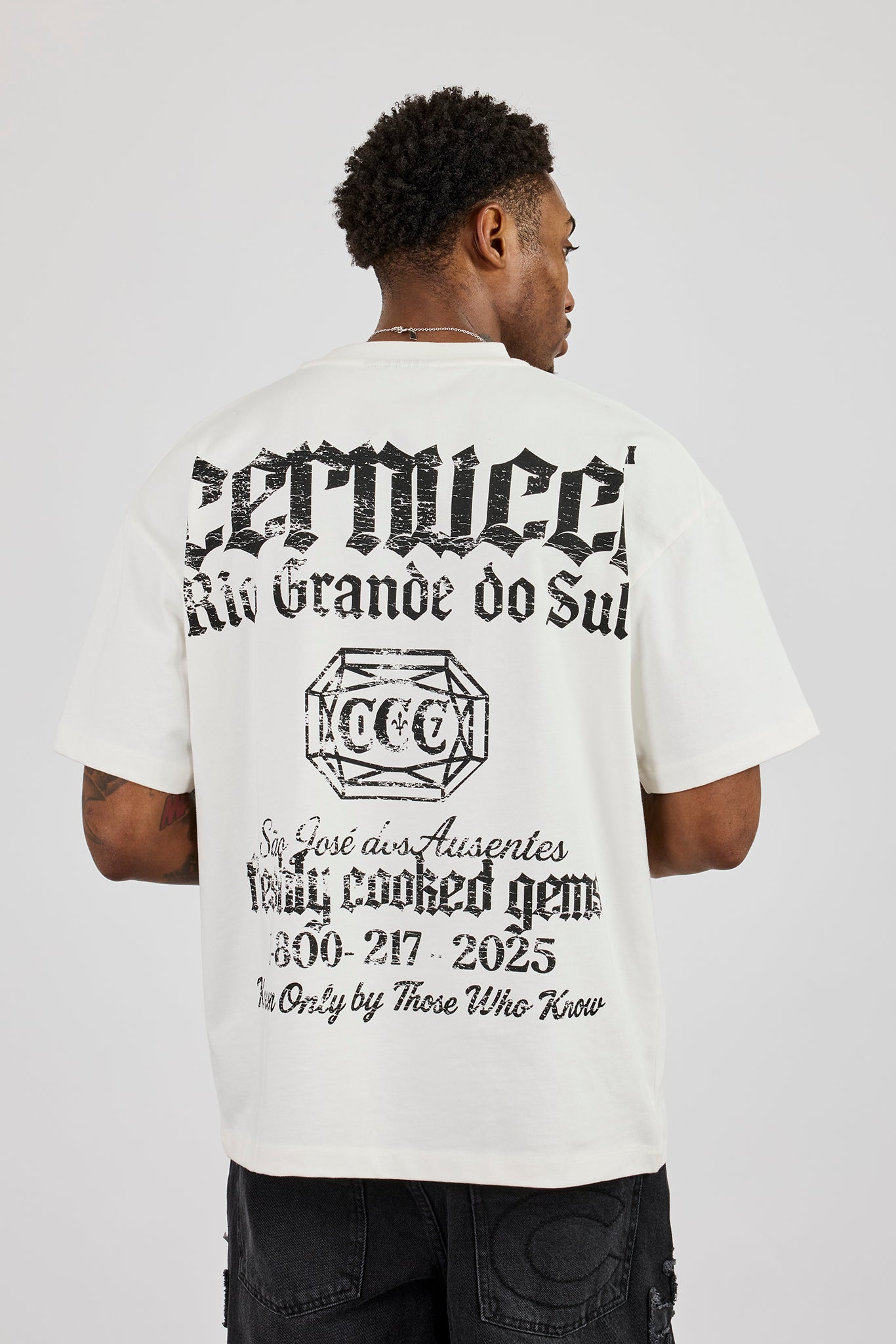Oversized Rio Graphic Print T-Shirt - Off White | Mens Tees