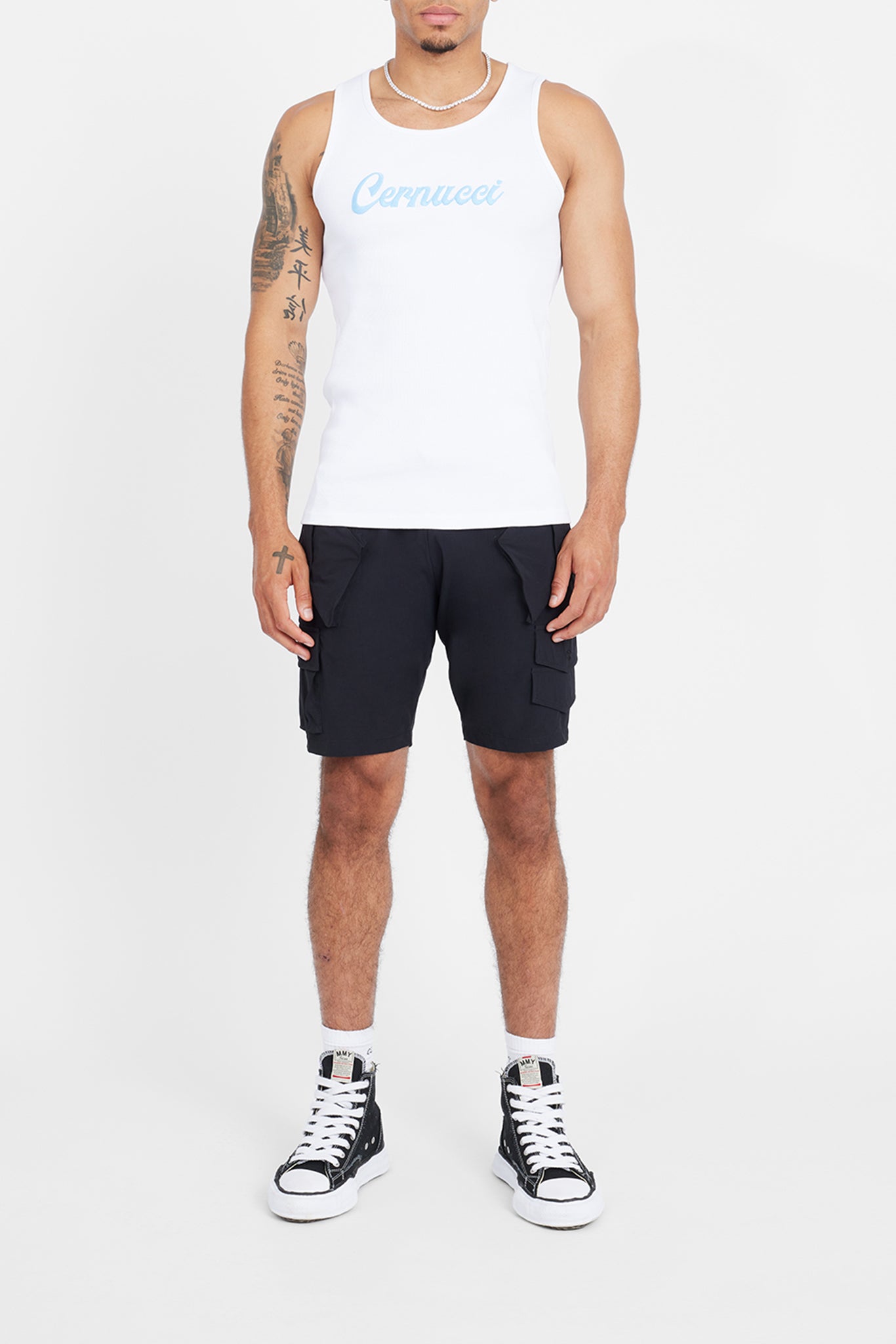 Cernucci – Besticktes Muscle-Fit-Unterhemd – Weiß und Blau