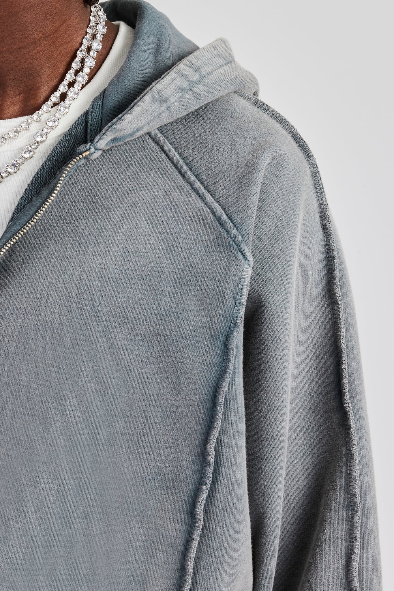 Trainingsanzug mit durchgehendem Reißverschluss und sichtbaren Nähten in Acid-Optik - Anthrazit