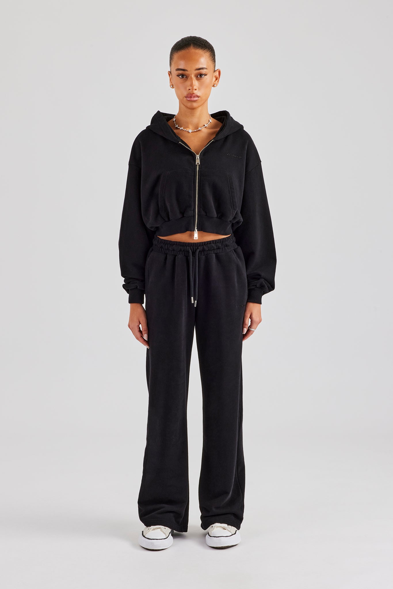 Cropped Zip Hoodie とパンツ Mサイズセット Cernucci Cropped Zip Through Hoodie & Wide Leg Jogger - Black