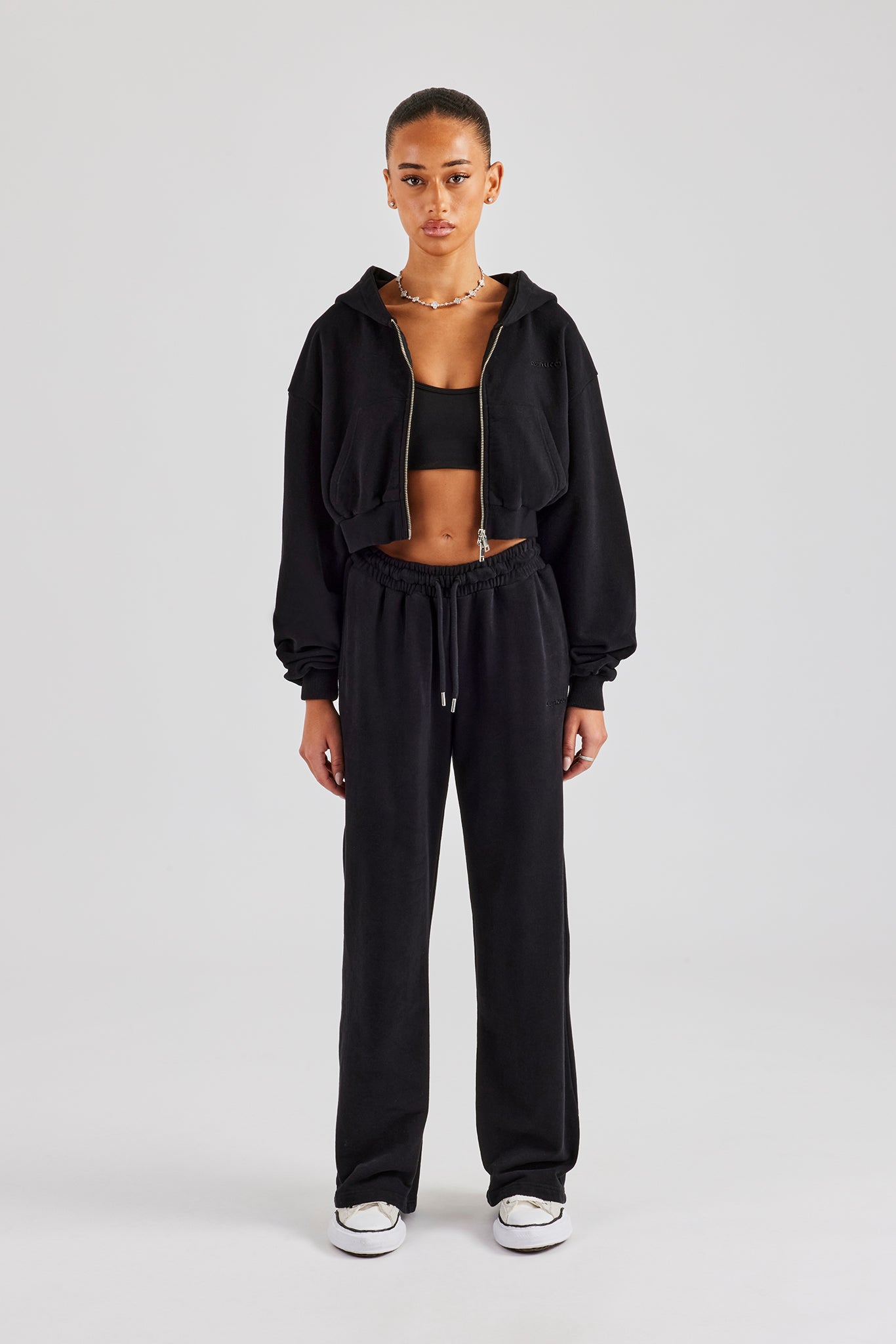 Cropped Zip Hoodie とパンツ Mサイズセット Cernucci Cropped Zip Through Hoodie & Wide Leg Jogger - Black
