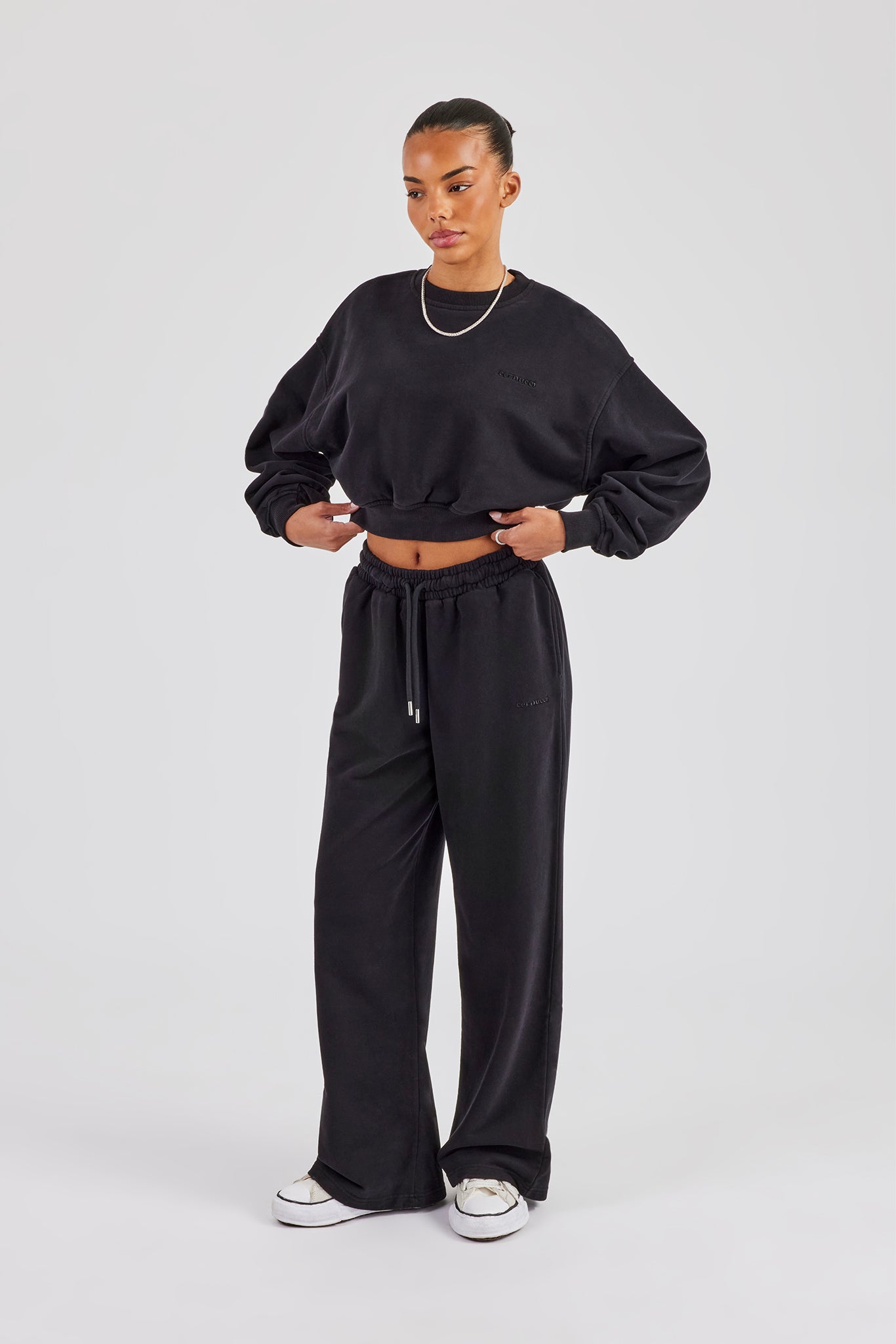 Cernucci Limited Sweatshirt und Jogginghose mit weitem Bein – Schwarz