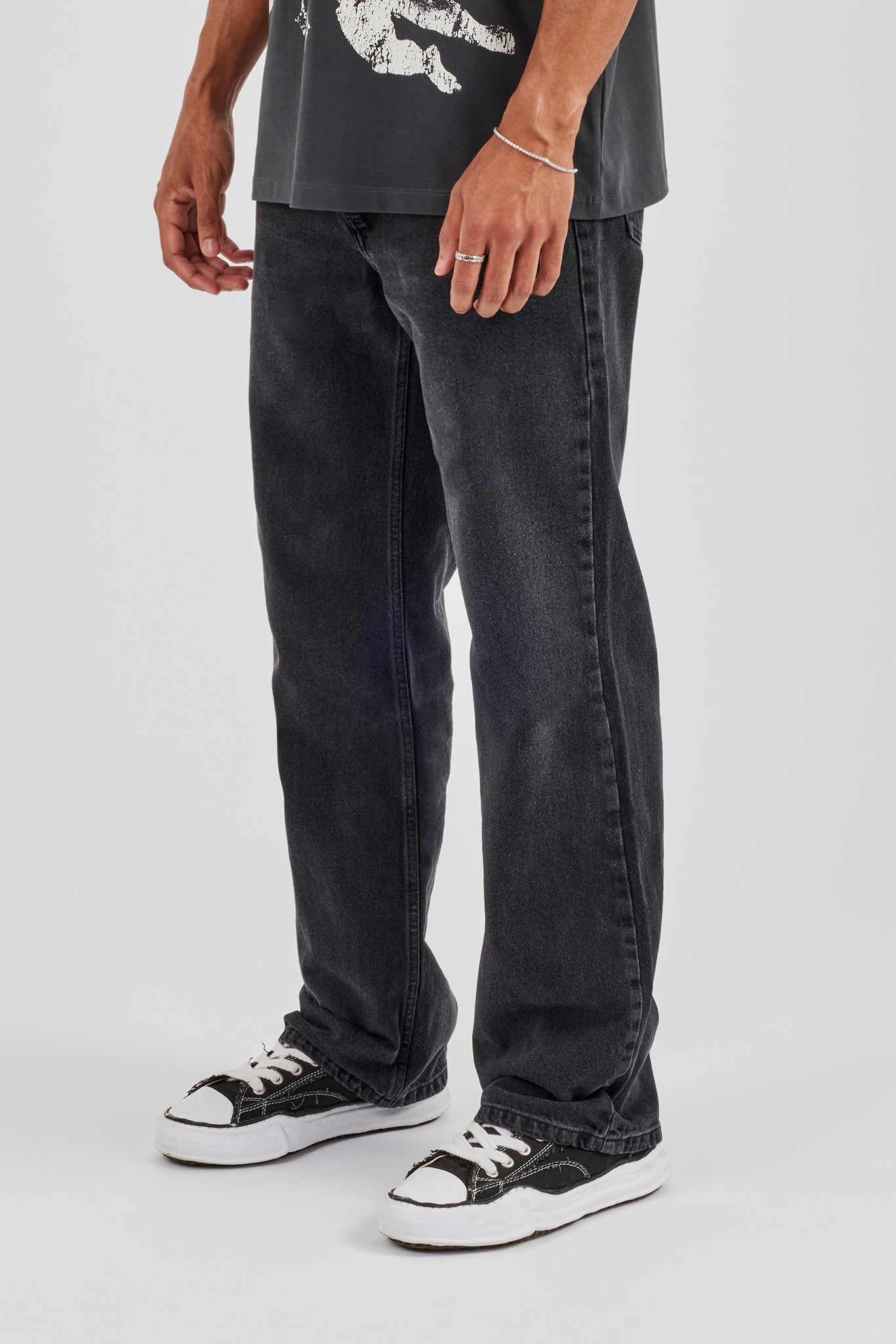 Mens Relaxed Fit Jeans - Washed Black