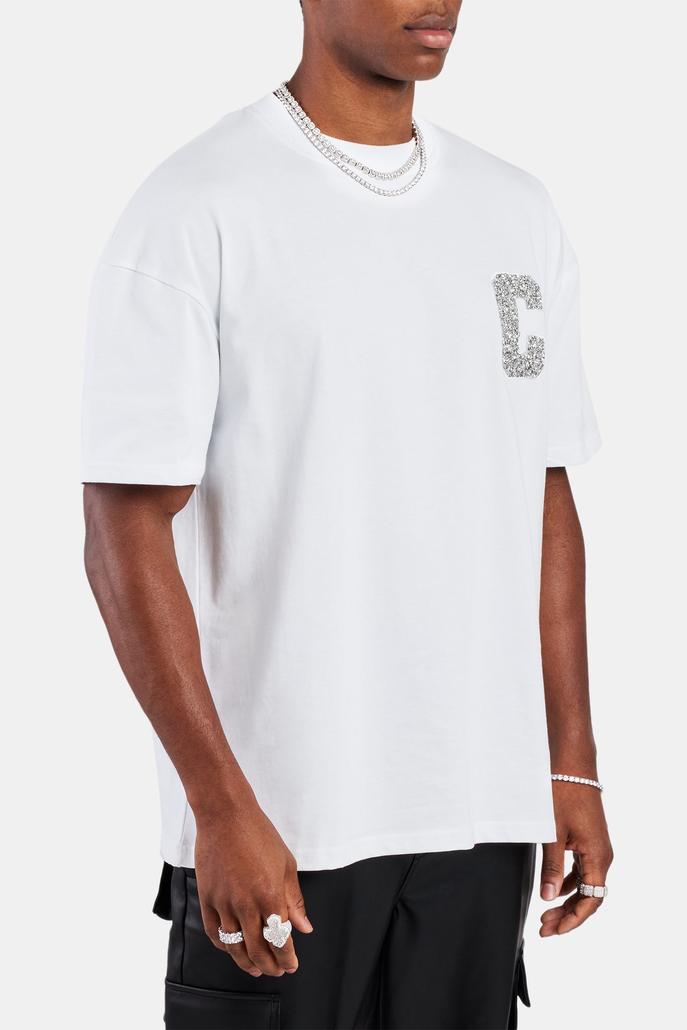 Oversized T-Shirt mit C-Strass-Applikation - Weiß