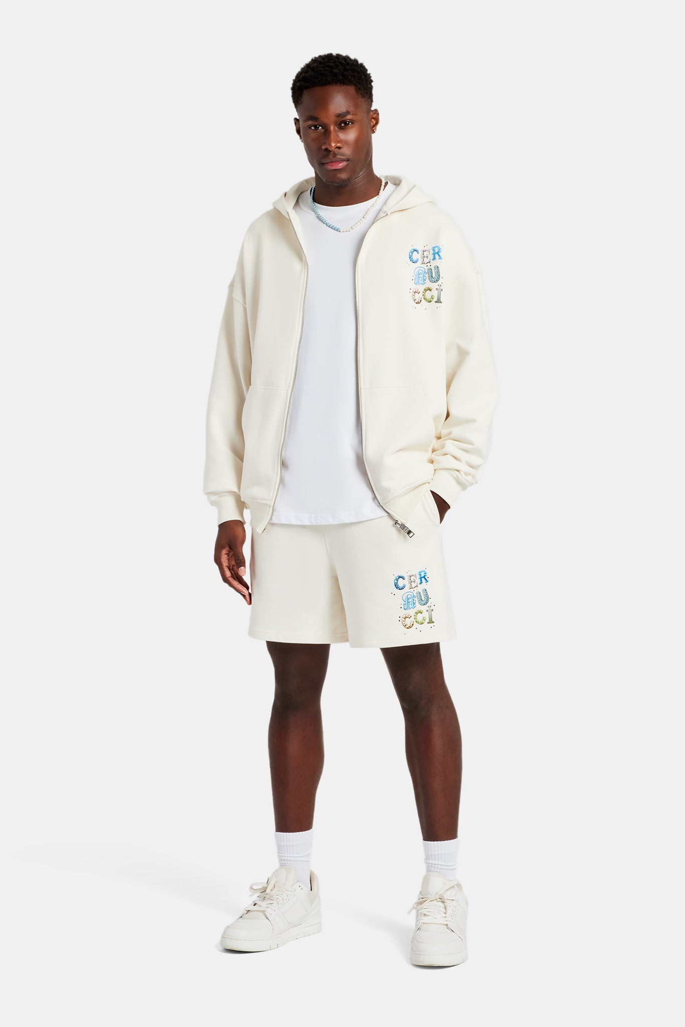 Cernucci Set aus Kapuzenpullover und Shorts mit durchgehendem Reißverschluss und Strasssteinen - Off White