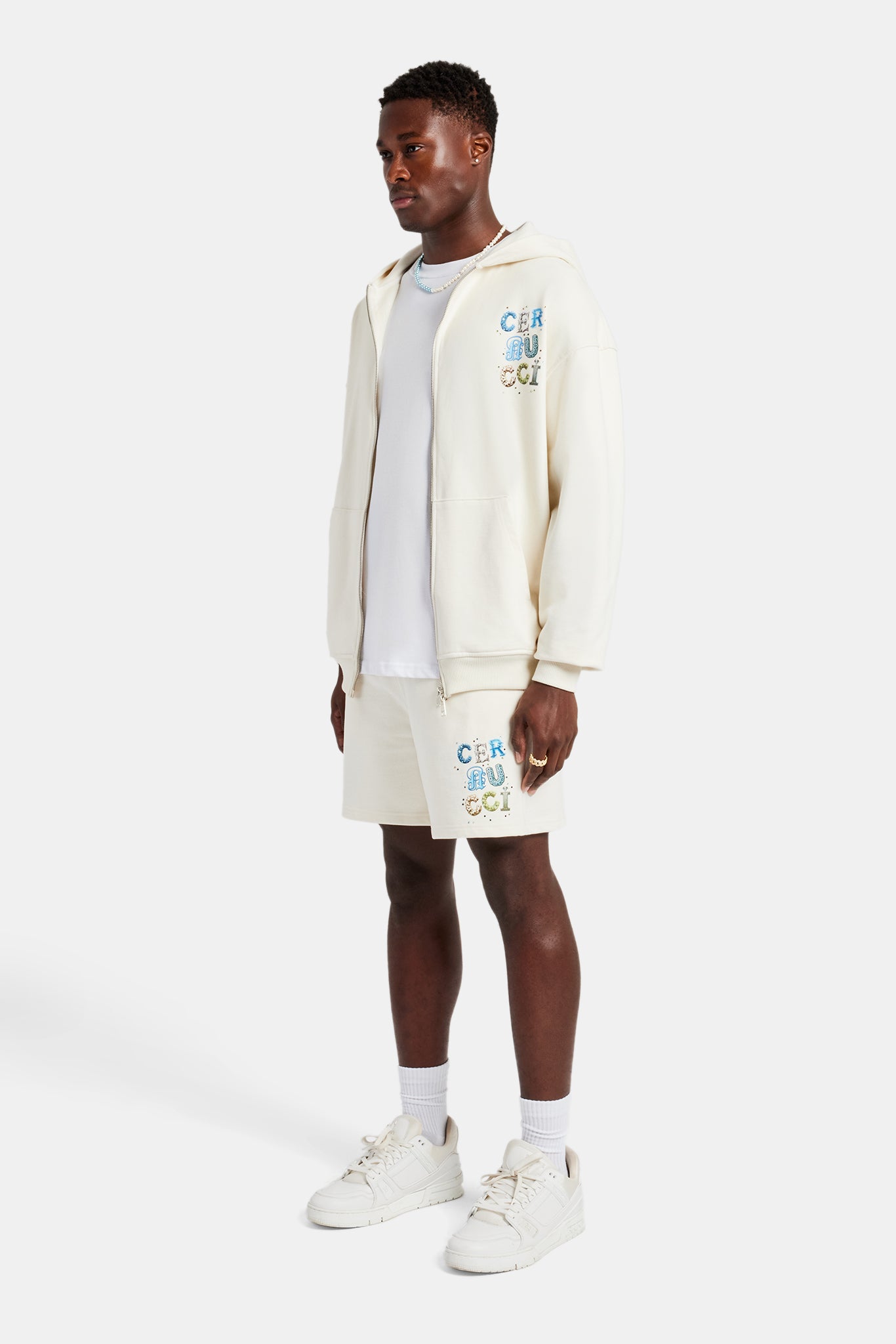 Cernucci Set aus Kapuzenpullover und Shorts mit durchgehendem Reißverschluss und Strasssteinen - Off White
