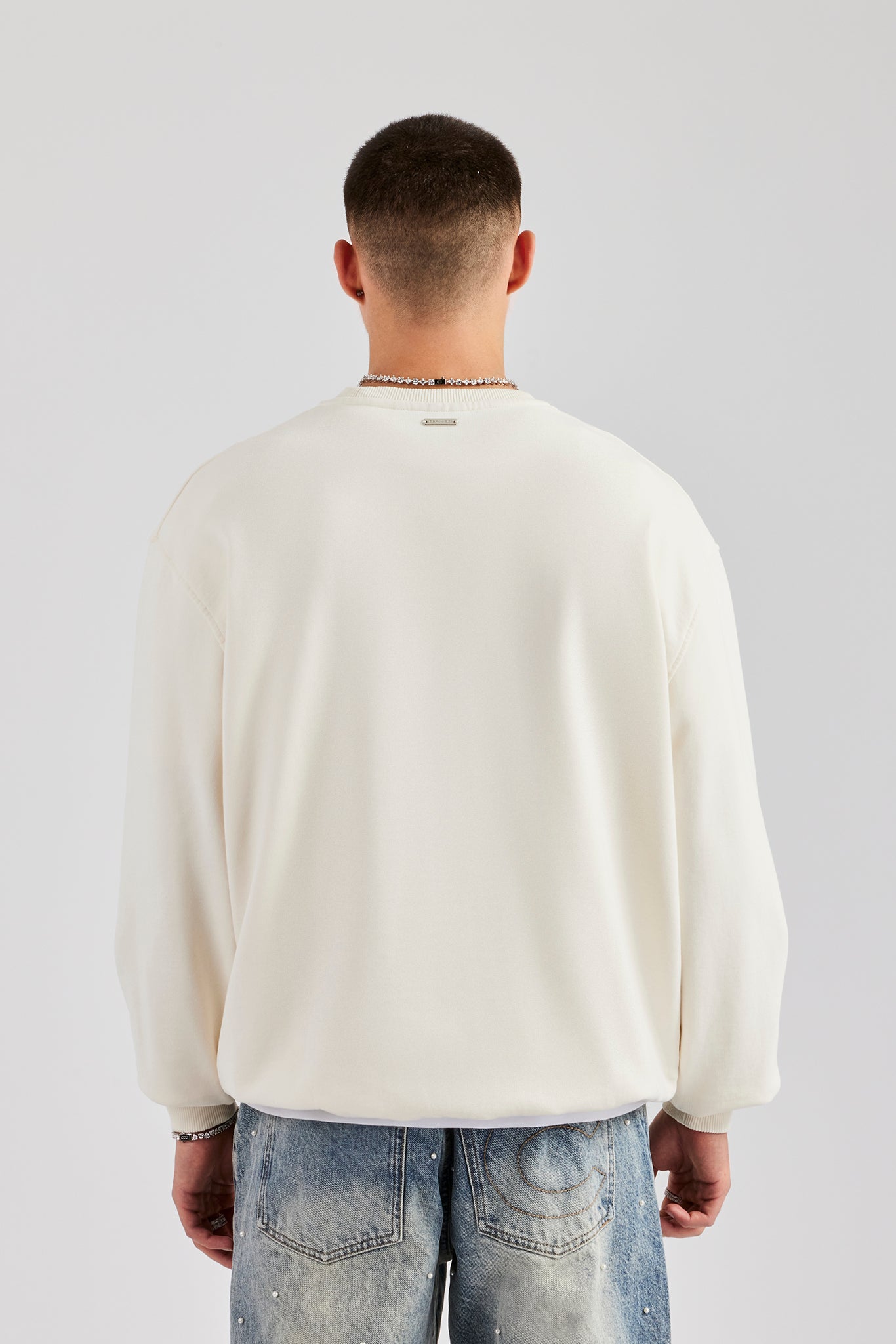 Cernucci – Besticktes Oversize-Sweatshirt – Off-White 