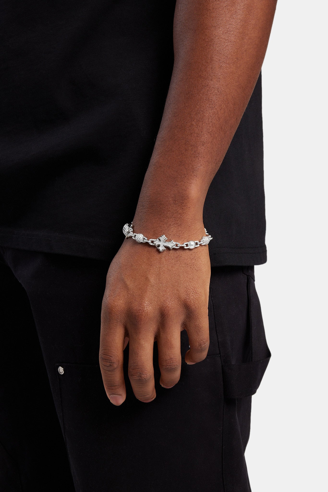 Armband mit vereistem Kreuz und Kugeln