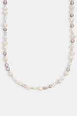 Halskette mit Perlen und rosa Eiskugeln