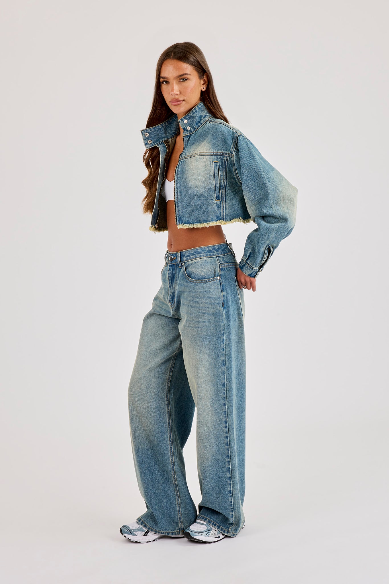 Womens Low Rise Baggy Jean - Antique Wash