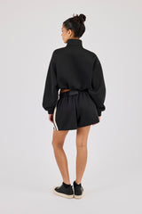 Kurze Trainingsjacke mit Stehkragen und Shorts mit Zierstreifen – Schwarz