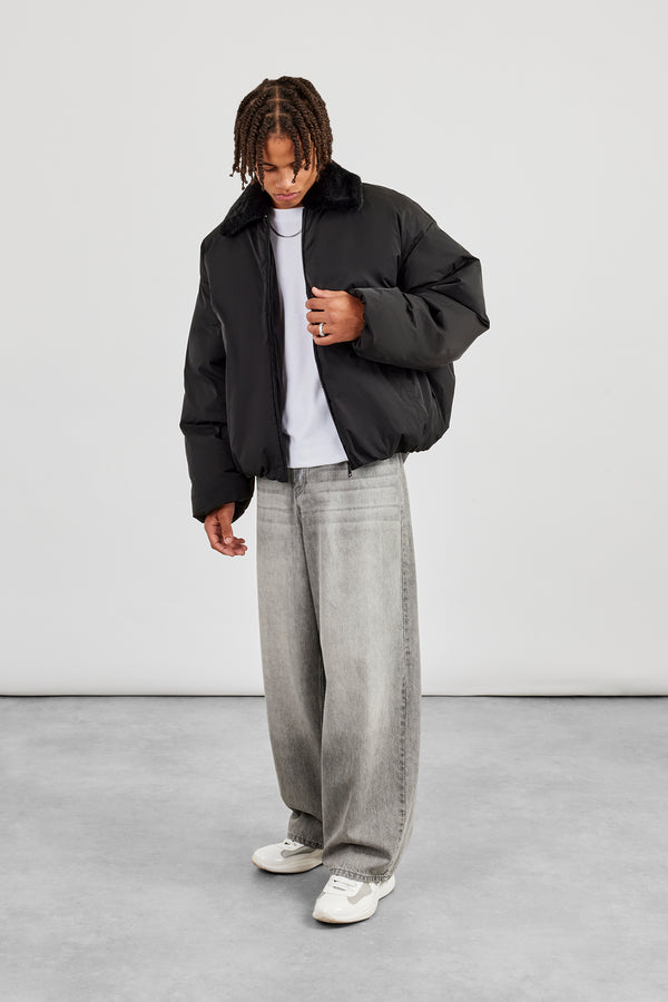 Oversize-Bomberjacke mit Pelzkragen - Schwarz