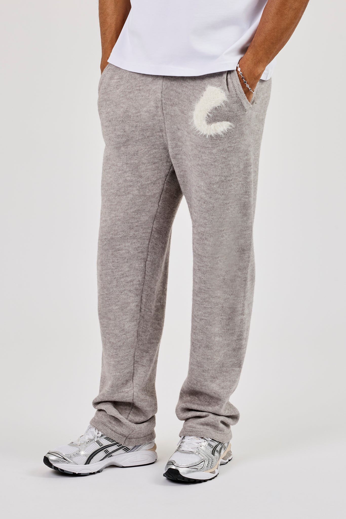 Flauschiger Jogginganzug mit C-Intarsienmuster - Grau