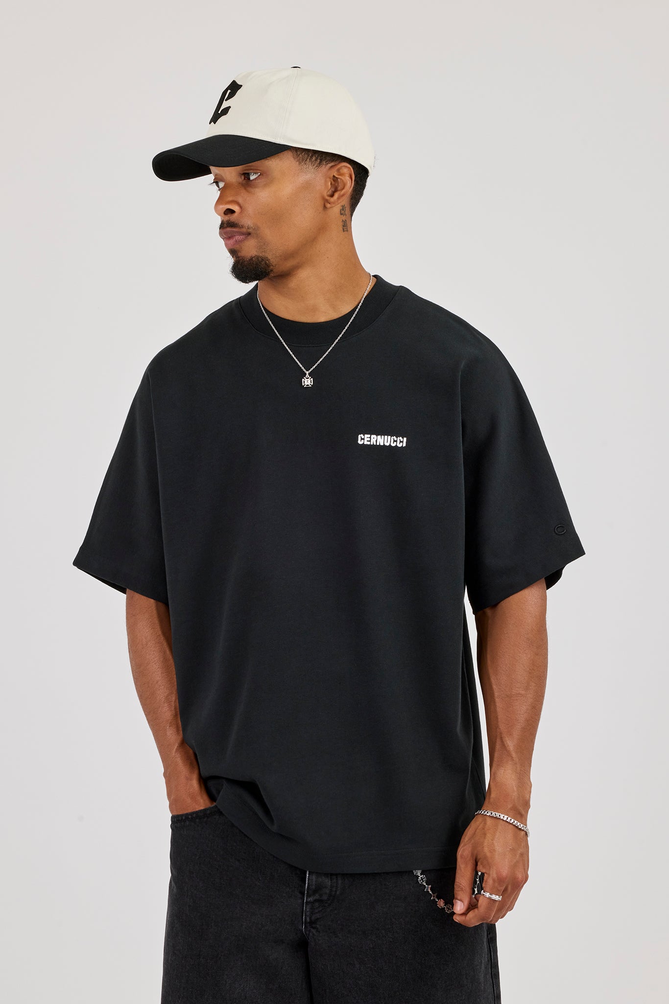 Oversized Cernucci Distressed Graphic T-Shirt - Black