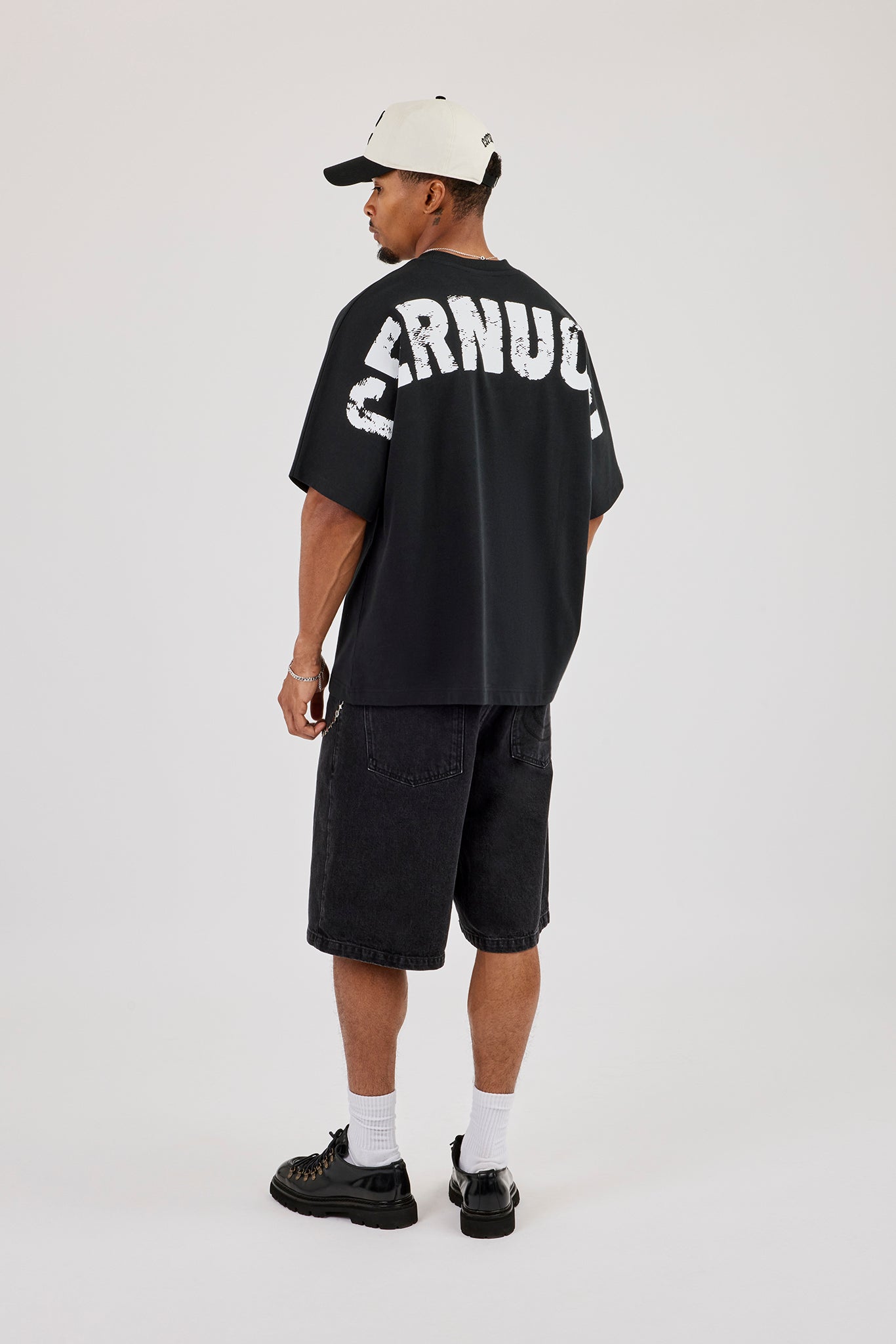 Oversized Cernucci Distressed Graphic T-Shirt - Black