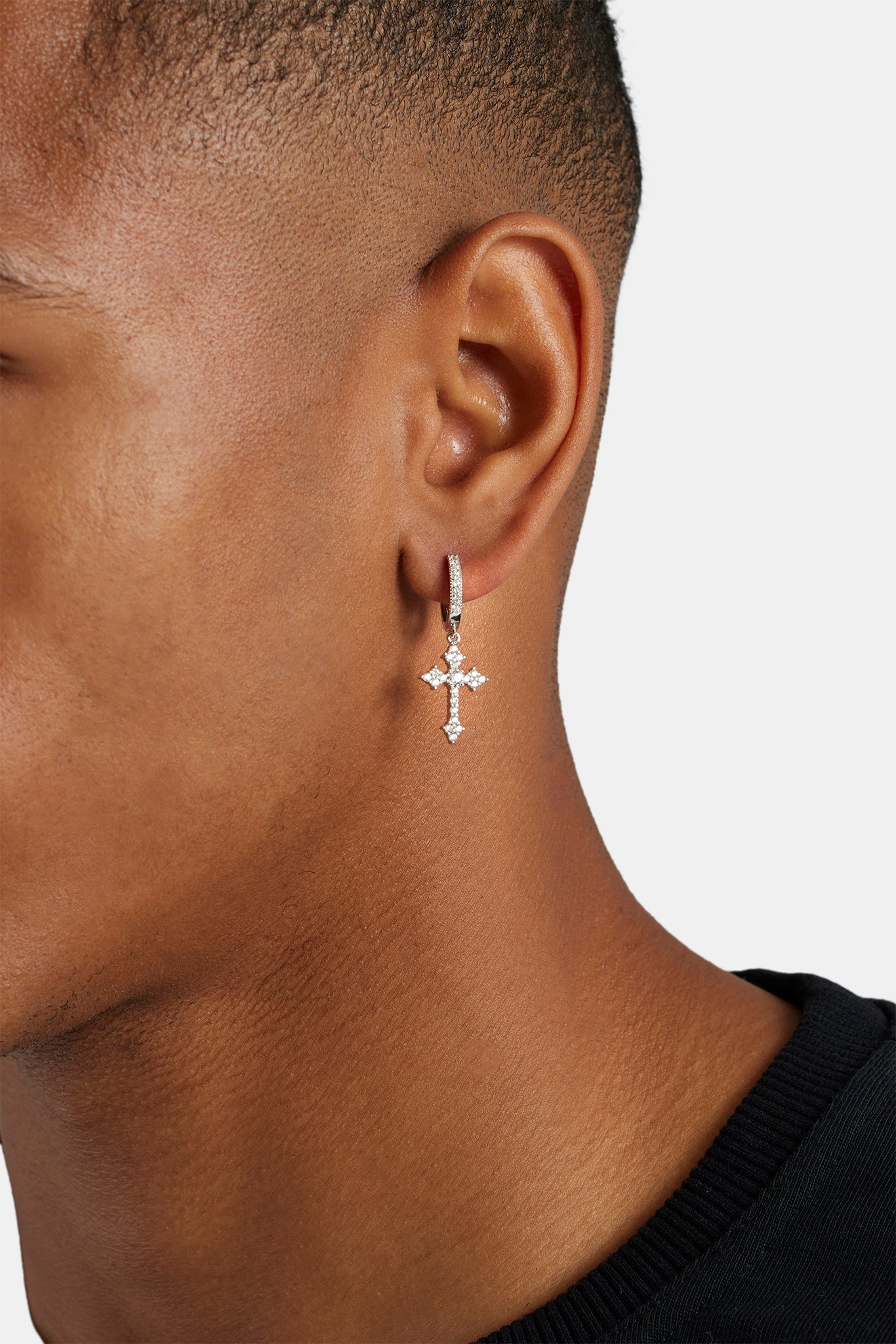 15 mm keltisches Kreuz-Ohrhänger mit Iced Zirkonia