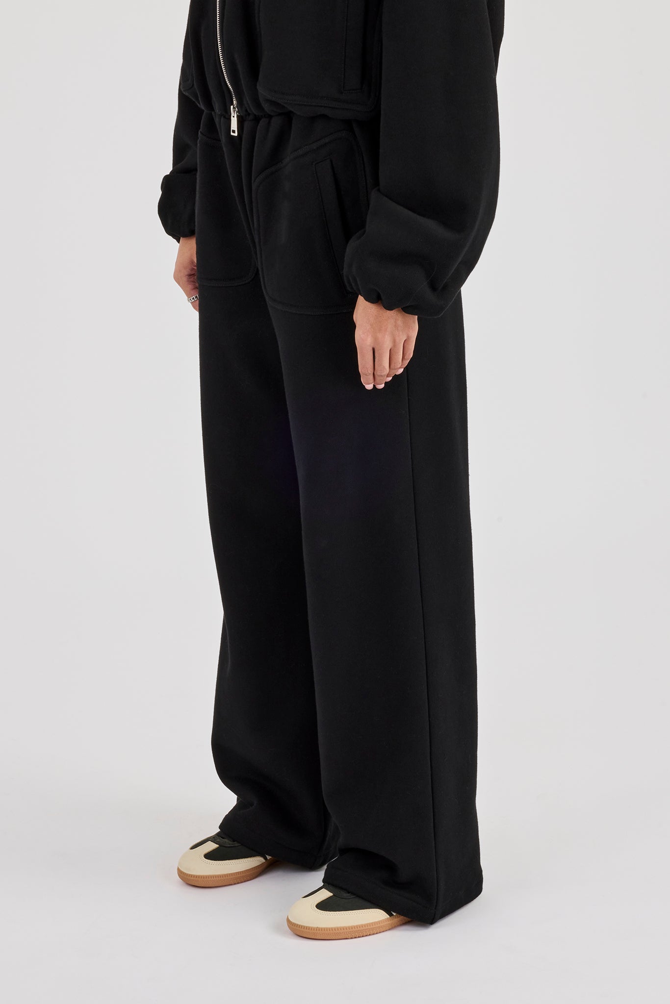 Schwere Jersey-Jogginghose mit weitem Bein – Schwarz