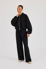 Schwere Jersey-Bomberjacke mit Kragen und Jogginghose mit weitem Bein – Schwarz