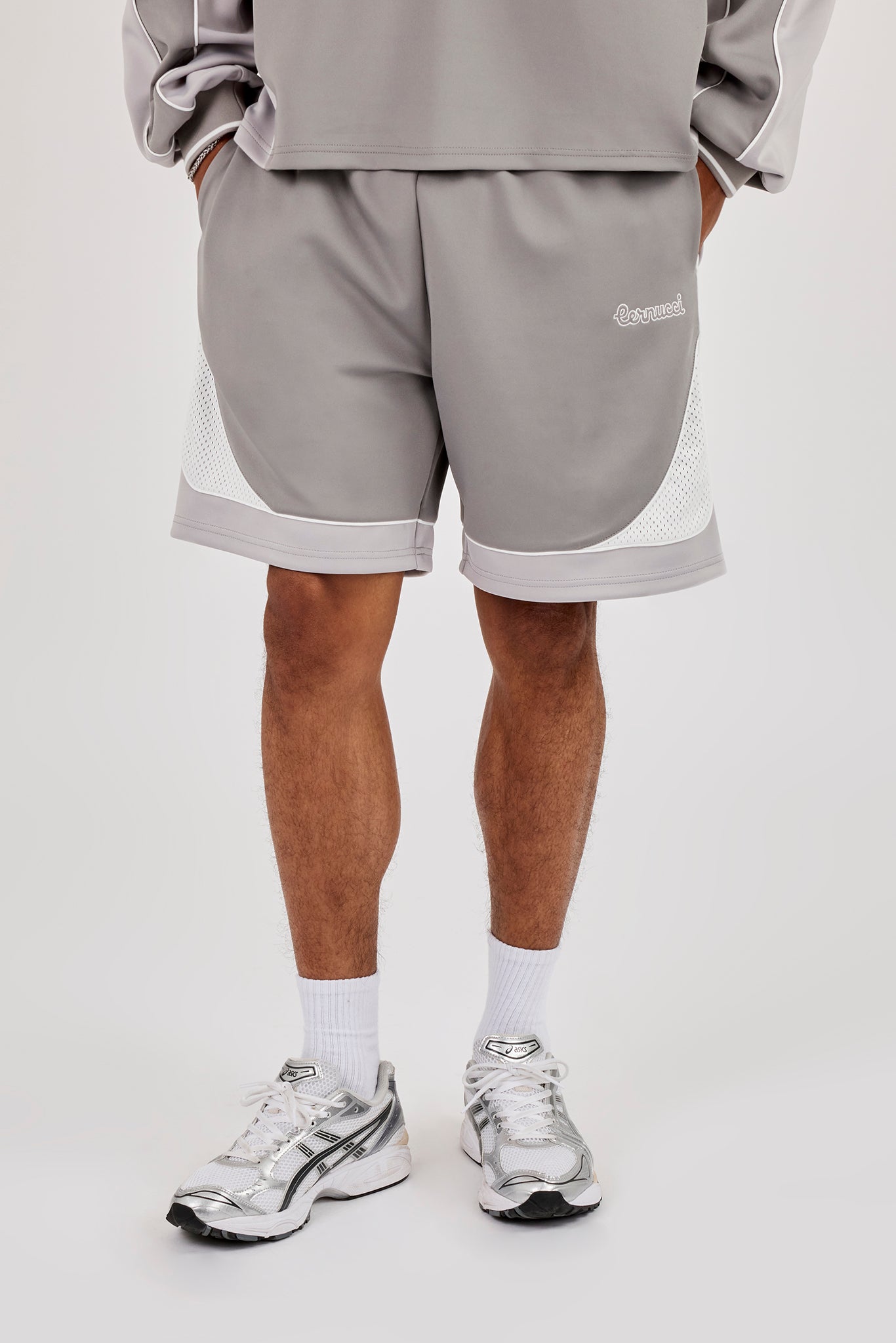 Relaxed Panelled Short - Light Grey