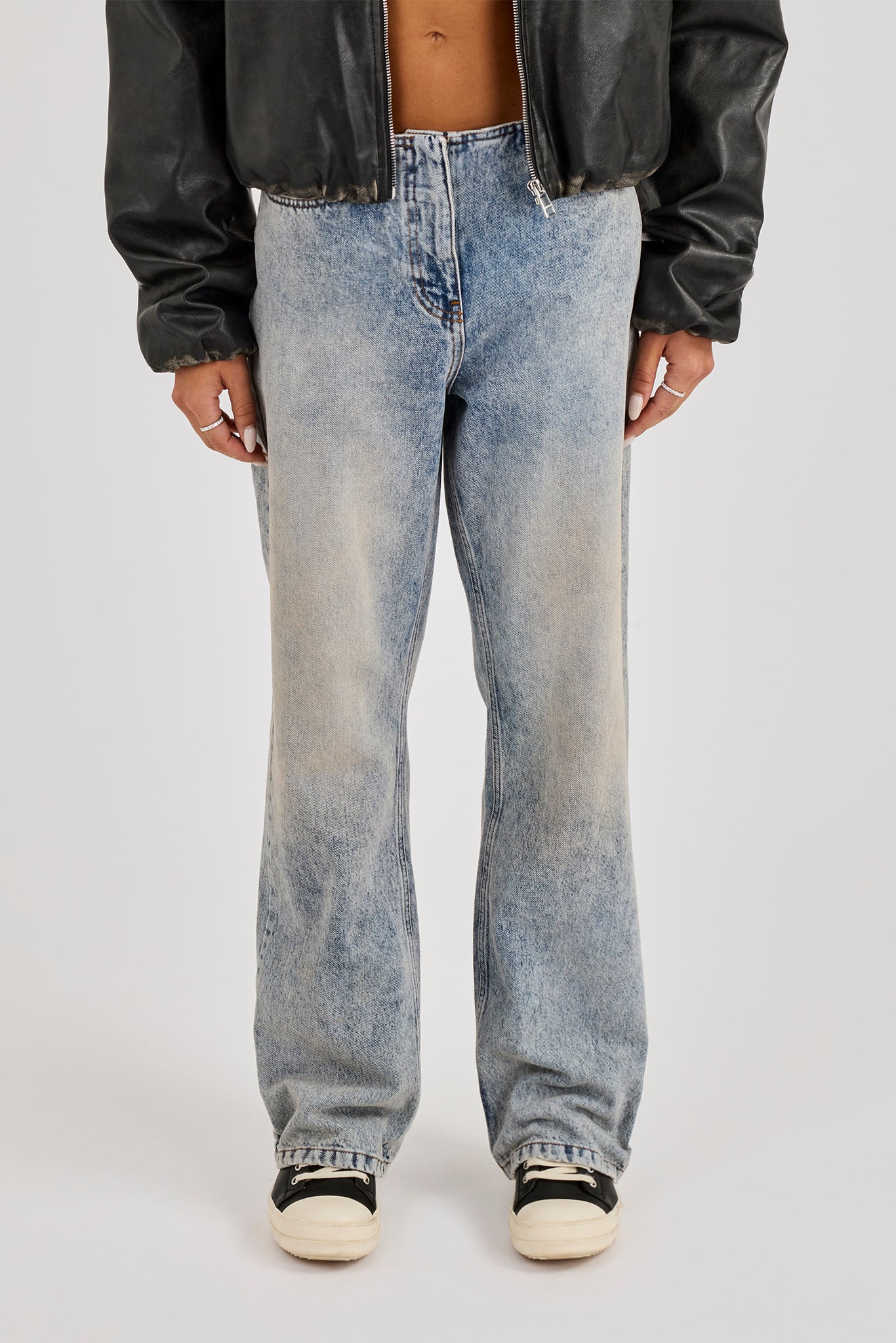 Mid Rise Relaxed Low Waistbandless Jean - Antique Wash