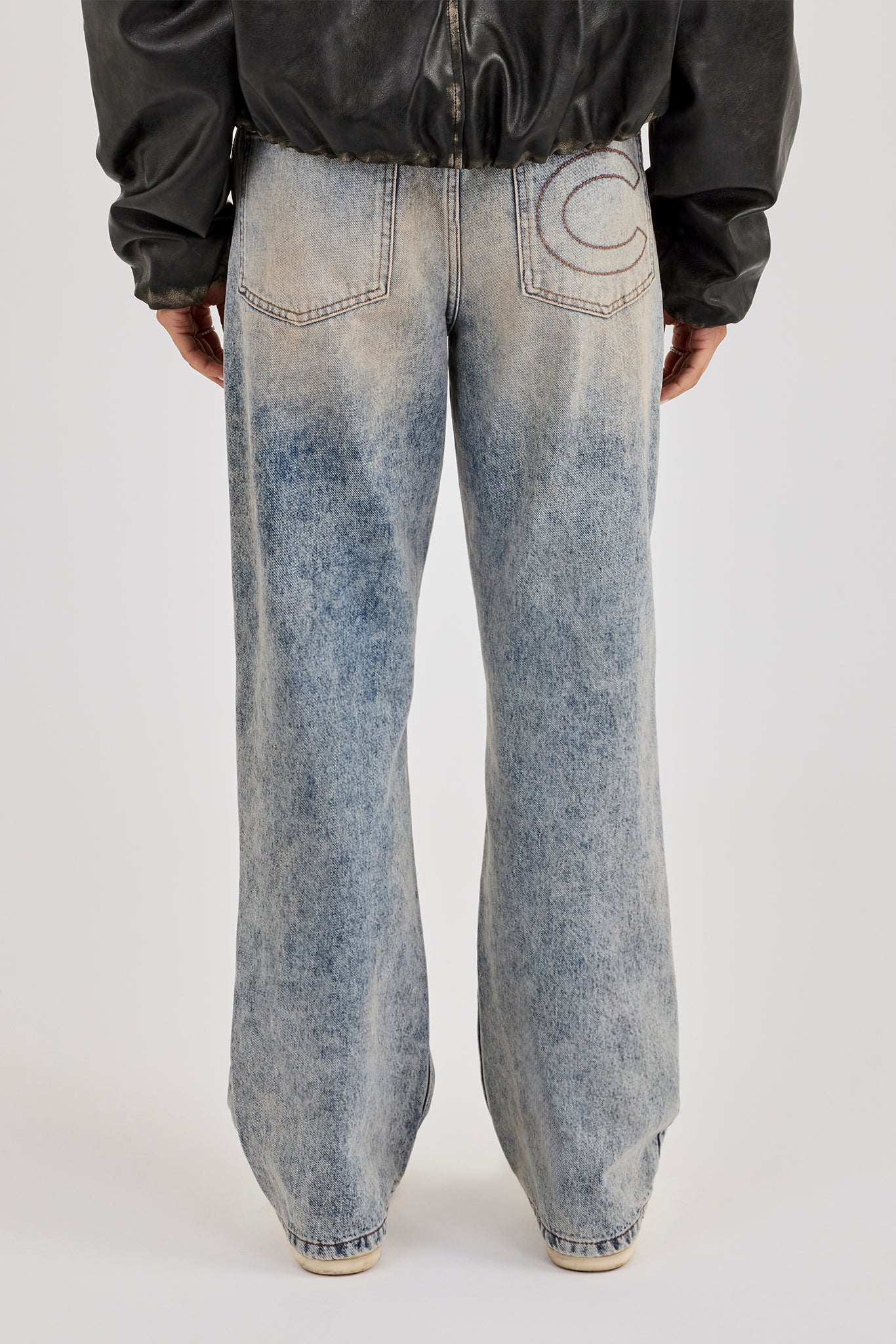 Mid Rise Relaxed Low Waistbandless Jean - Antique Wash