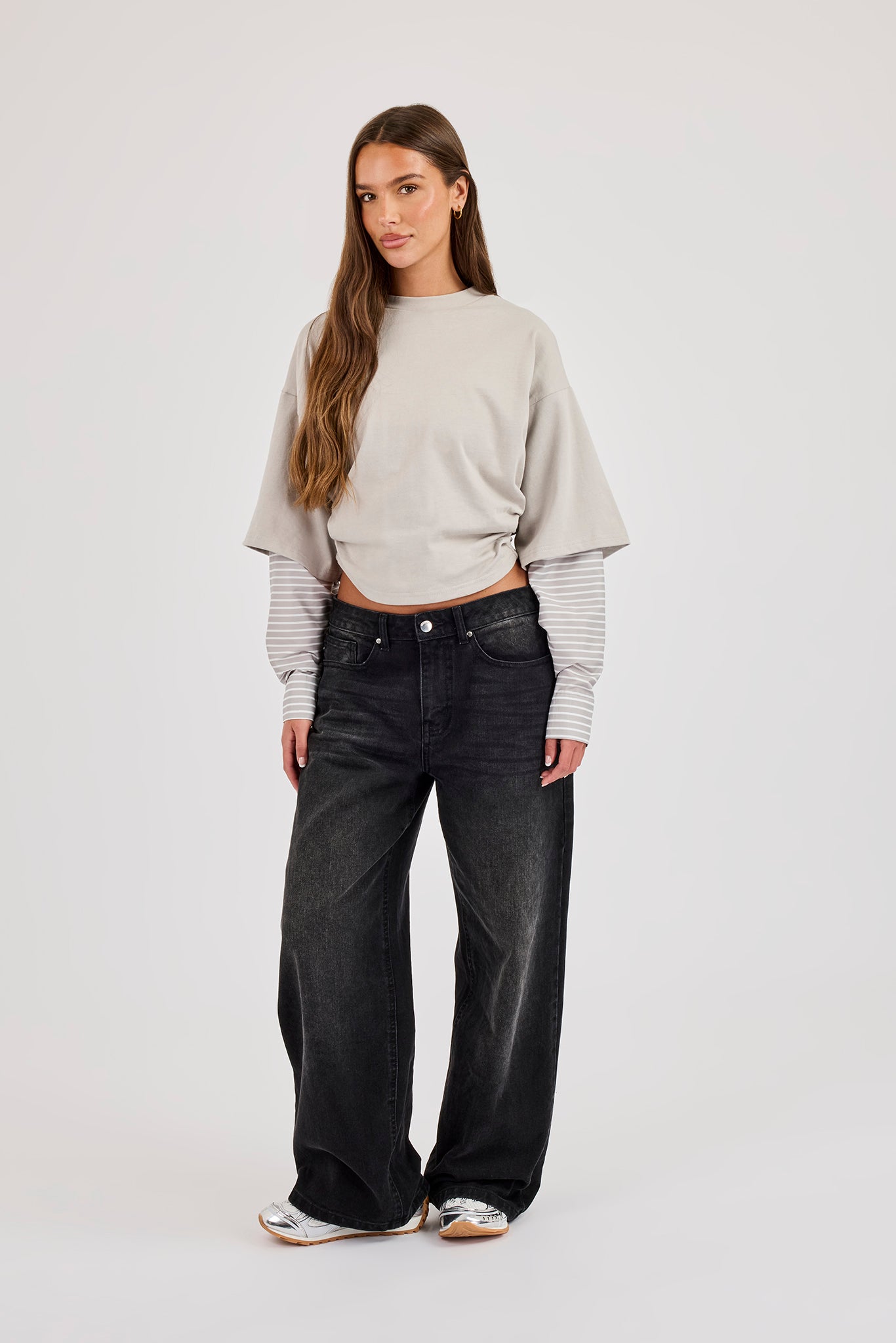 Kurzes Oversized T-Shirt mit Lagen-Shirt - Hellgrau