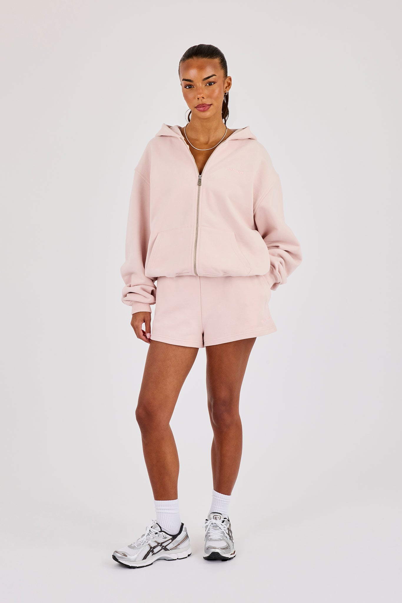 Oversized Zip-Through-Kapuzenpullover & bestickte Shorts – Dusty Pink