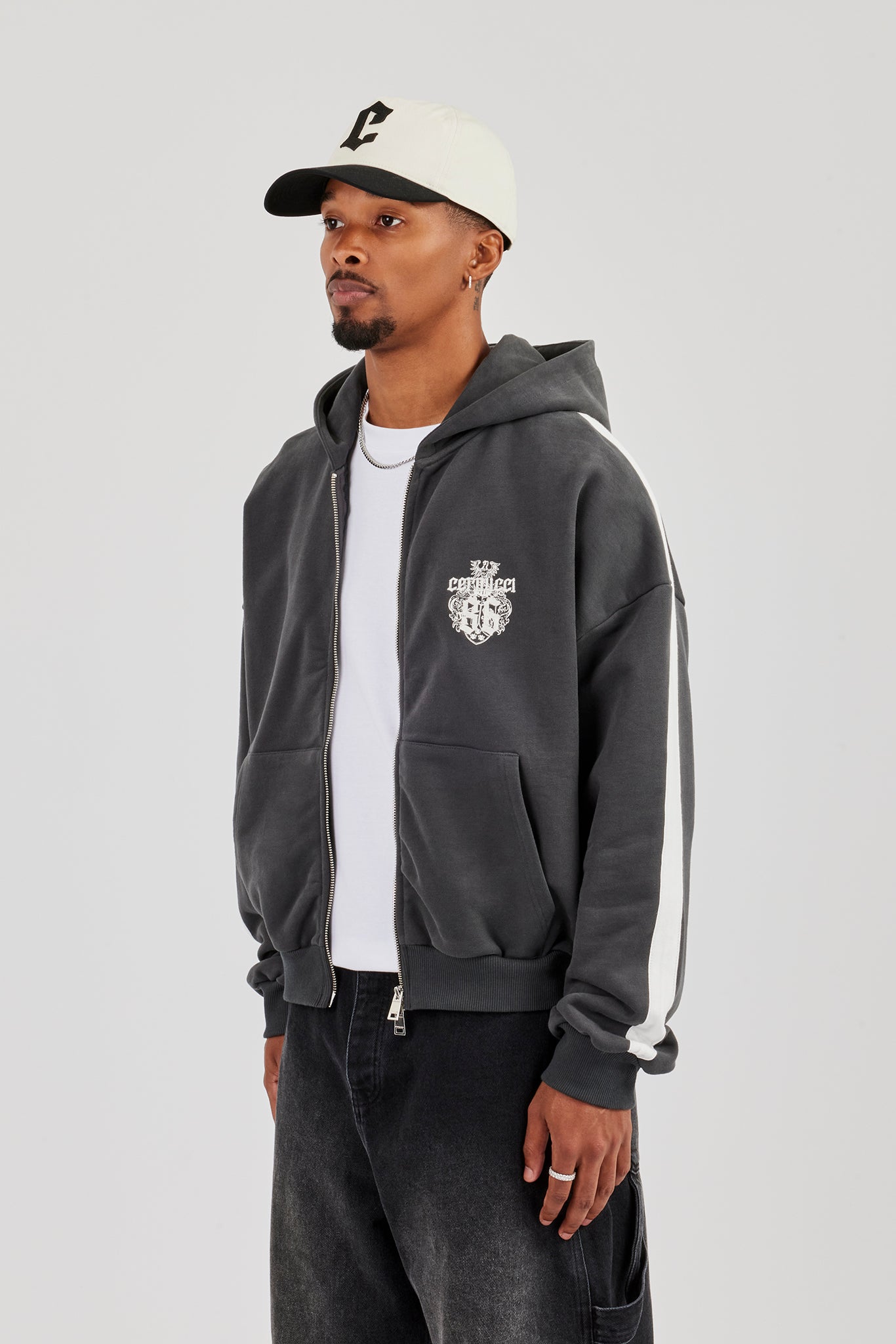 VERDY TAPPEI ZIP HOOD Black 黒　サイズL ta-cpm09cjm-m-ch_ta-dsbaggy02-