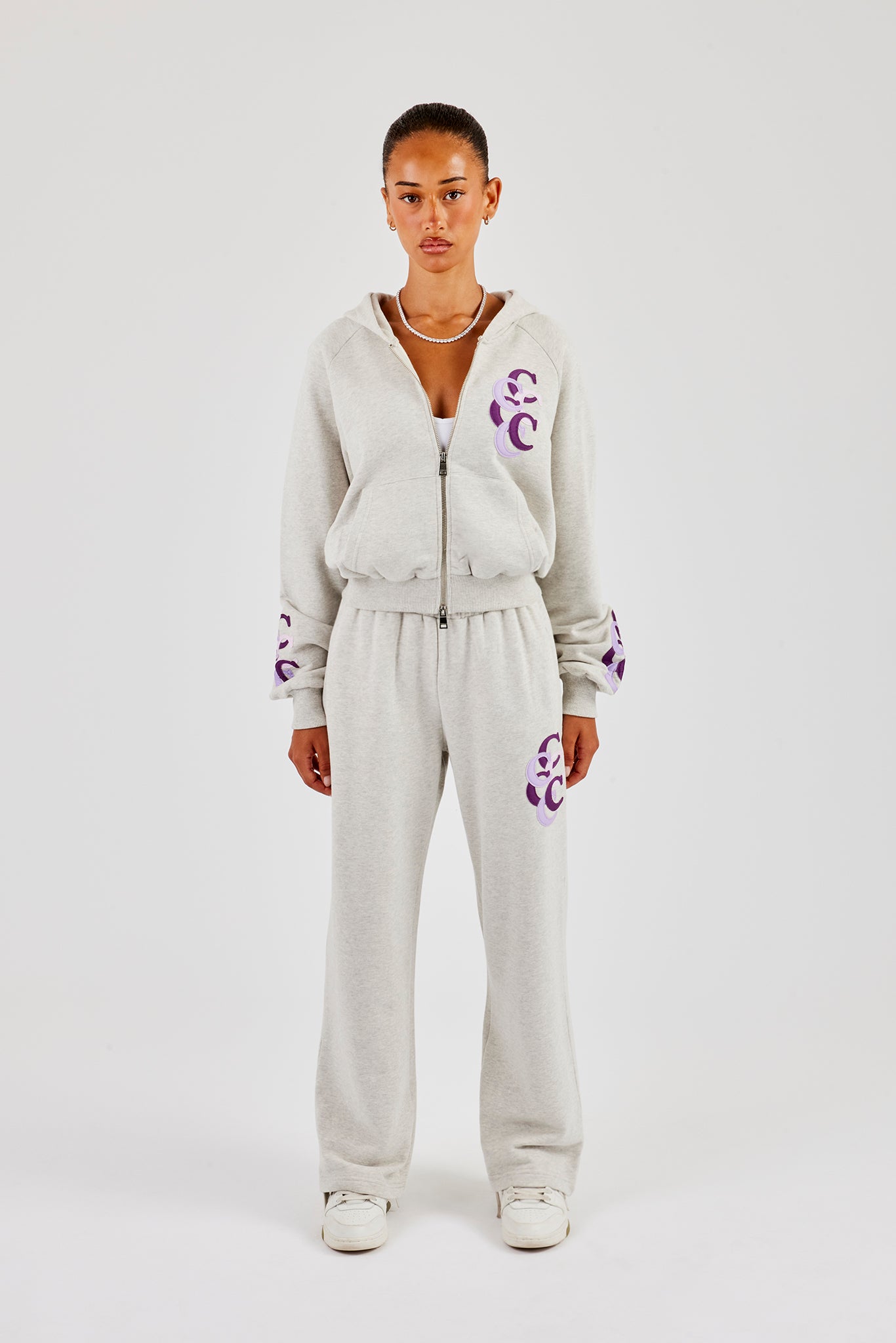 Jogginghose mit weitem Bein und mehrlagiger Applikation - Aschgrau