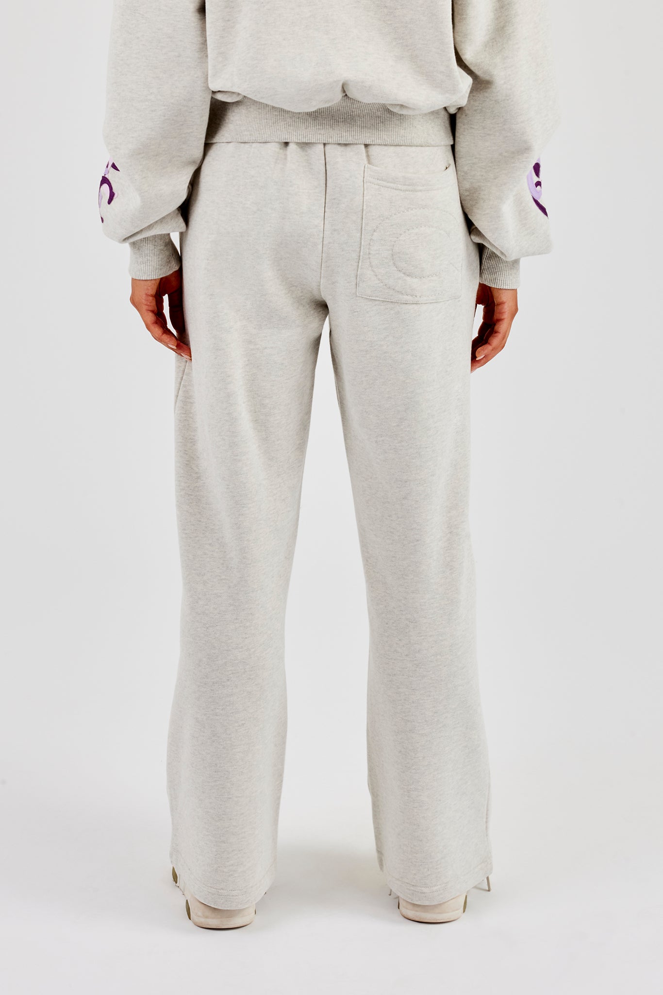 Jogginghose mit weitem Bein und mehrlagiger Applikation - Aschgrau