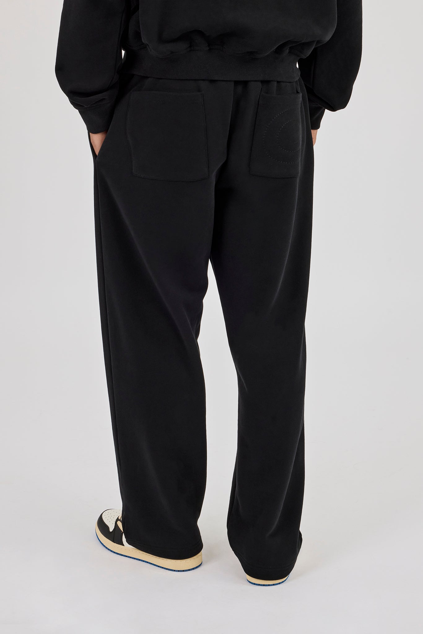 Relaxed Jogger With Micro Branding - Black