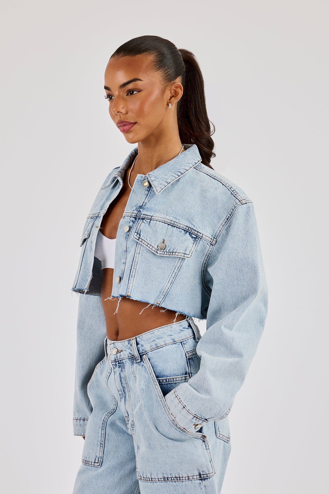 Superkurze Jeansjacke – Hellblau