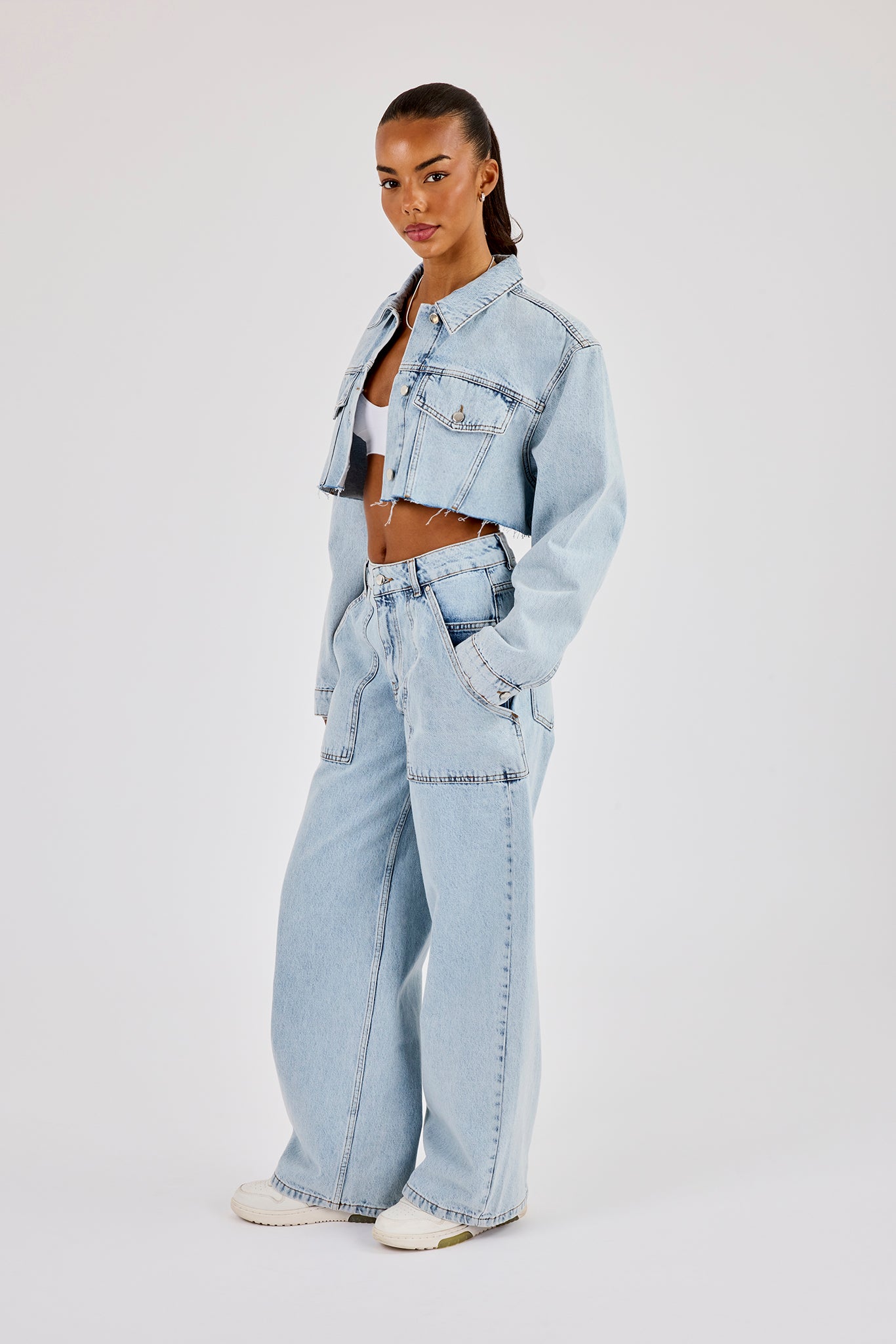 Jeans mit Baggy-Pocket-Detail – Hellblau