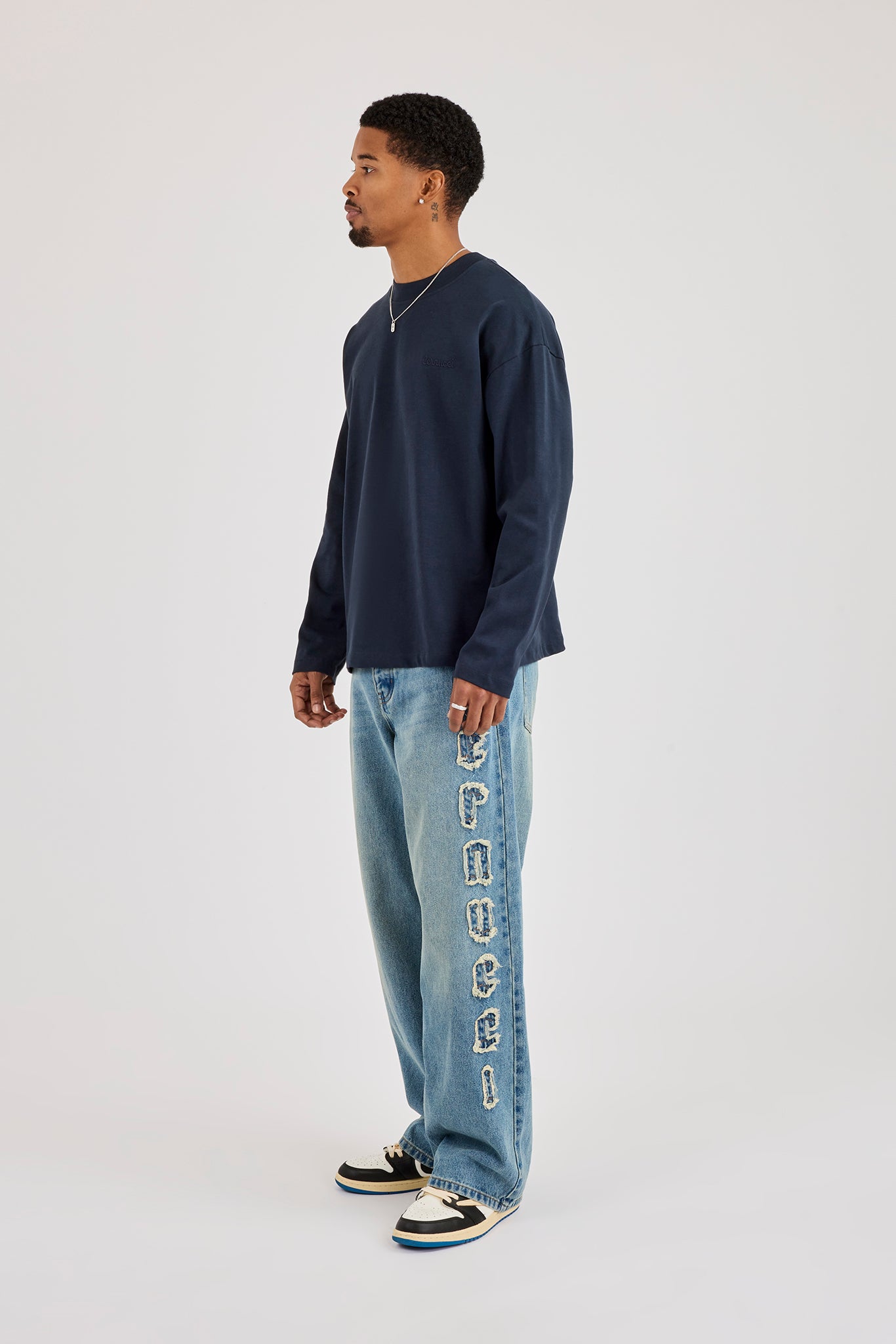 Baggy Fit Applique Logo Jeans - Antique Wash