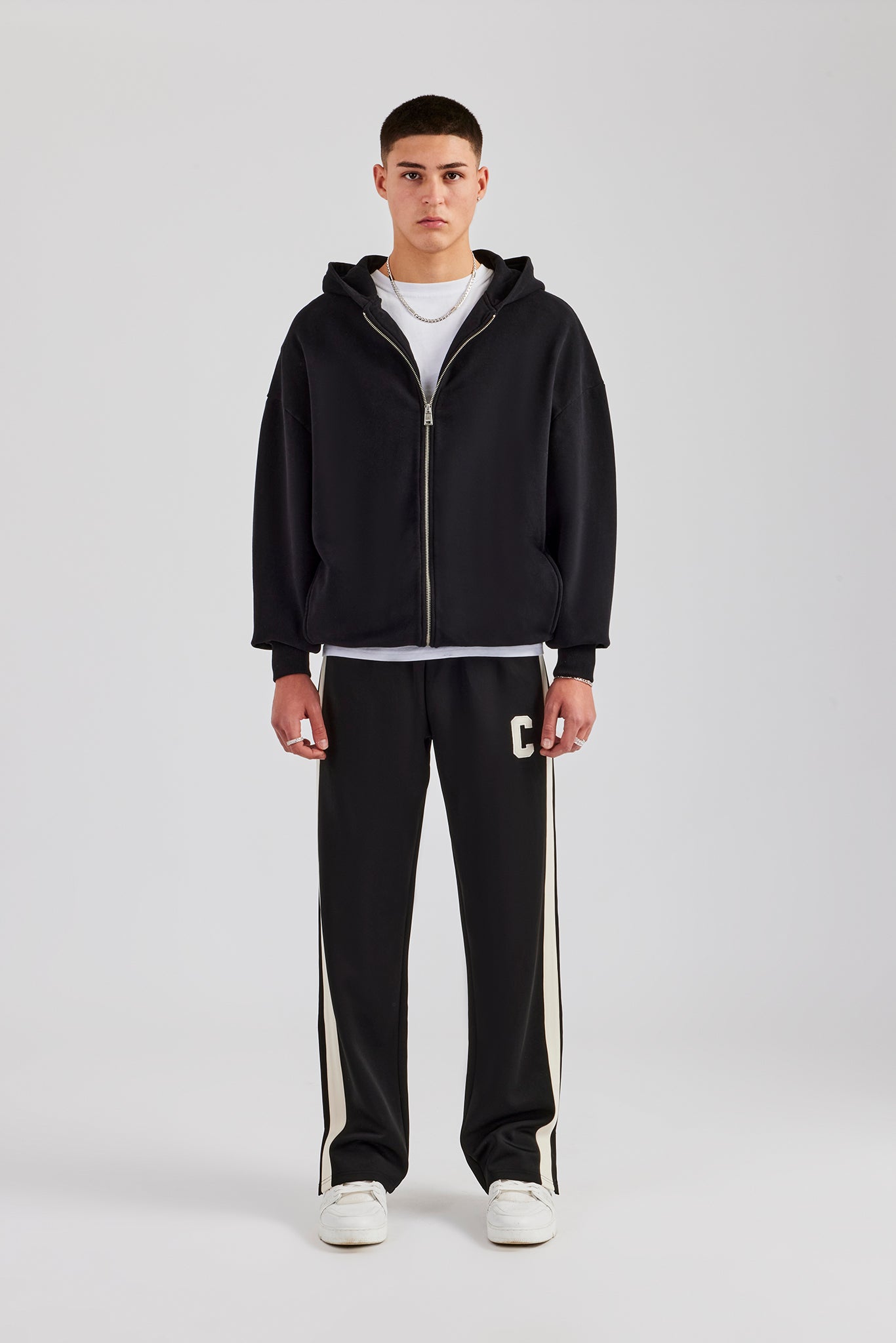 Kapuzenpullover mit durchgehendem Reißverschluss - Schwarz 