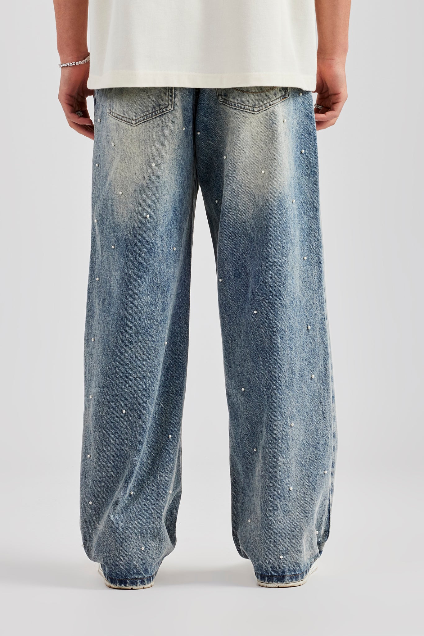 Baggy-Jeans mit Perlendetail – Antik-Waschung