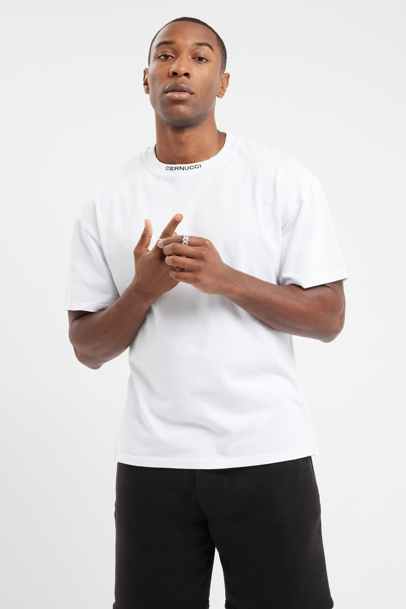 T-Shirt mit kastigem Cernucci-Ausschnitt - Weiß
