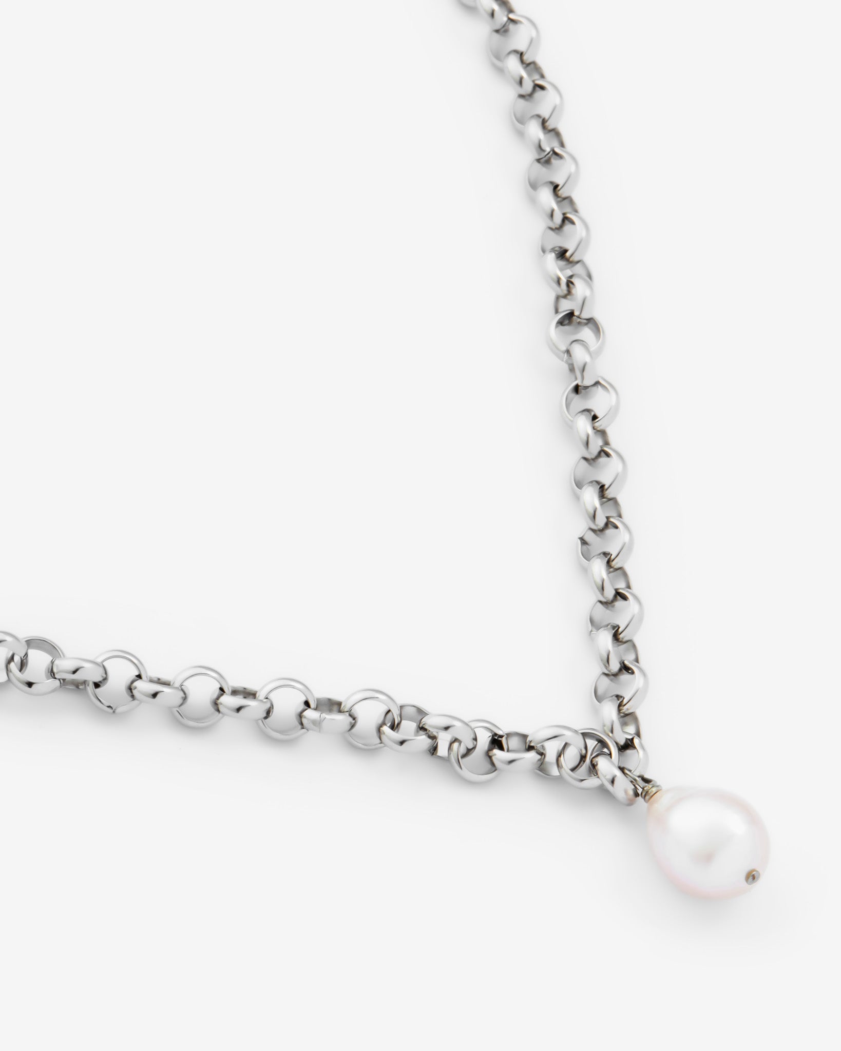 White Pearl Chain Necklace Cernucci